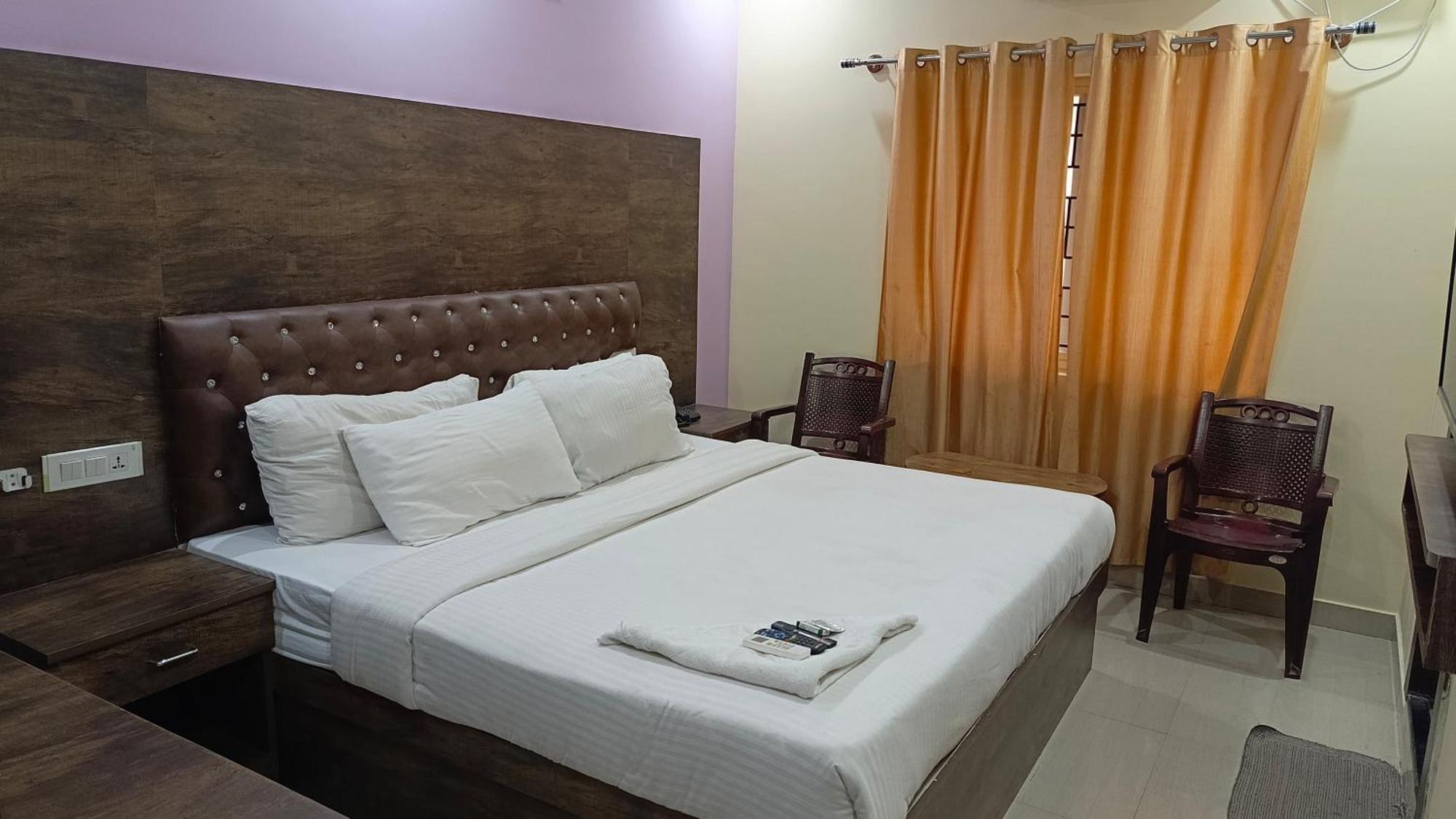Hotel Pph Royal Gs Comforts Opp Mall Of Bangalore