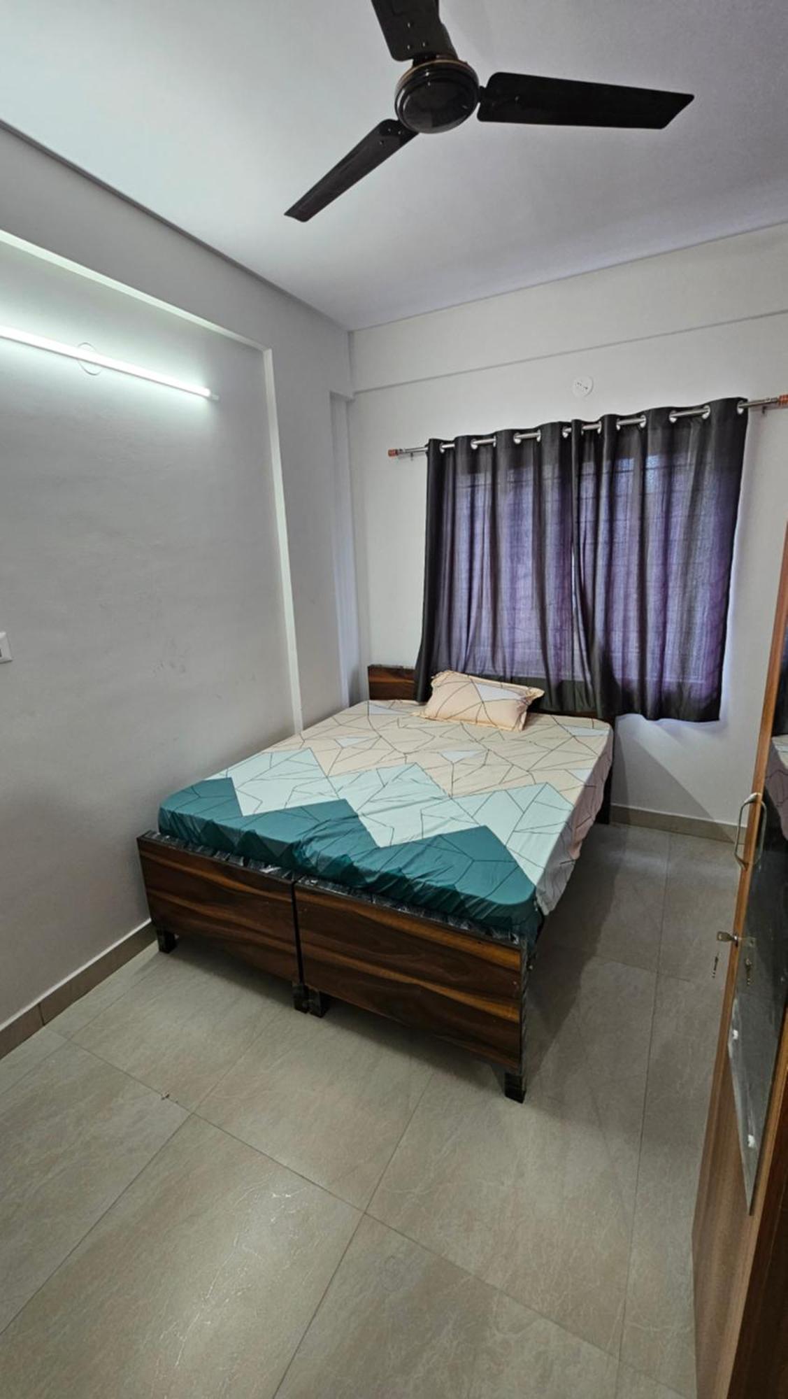 Hotel V2 2*