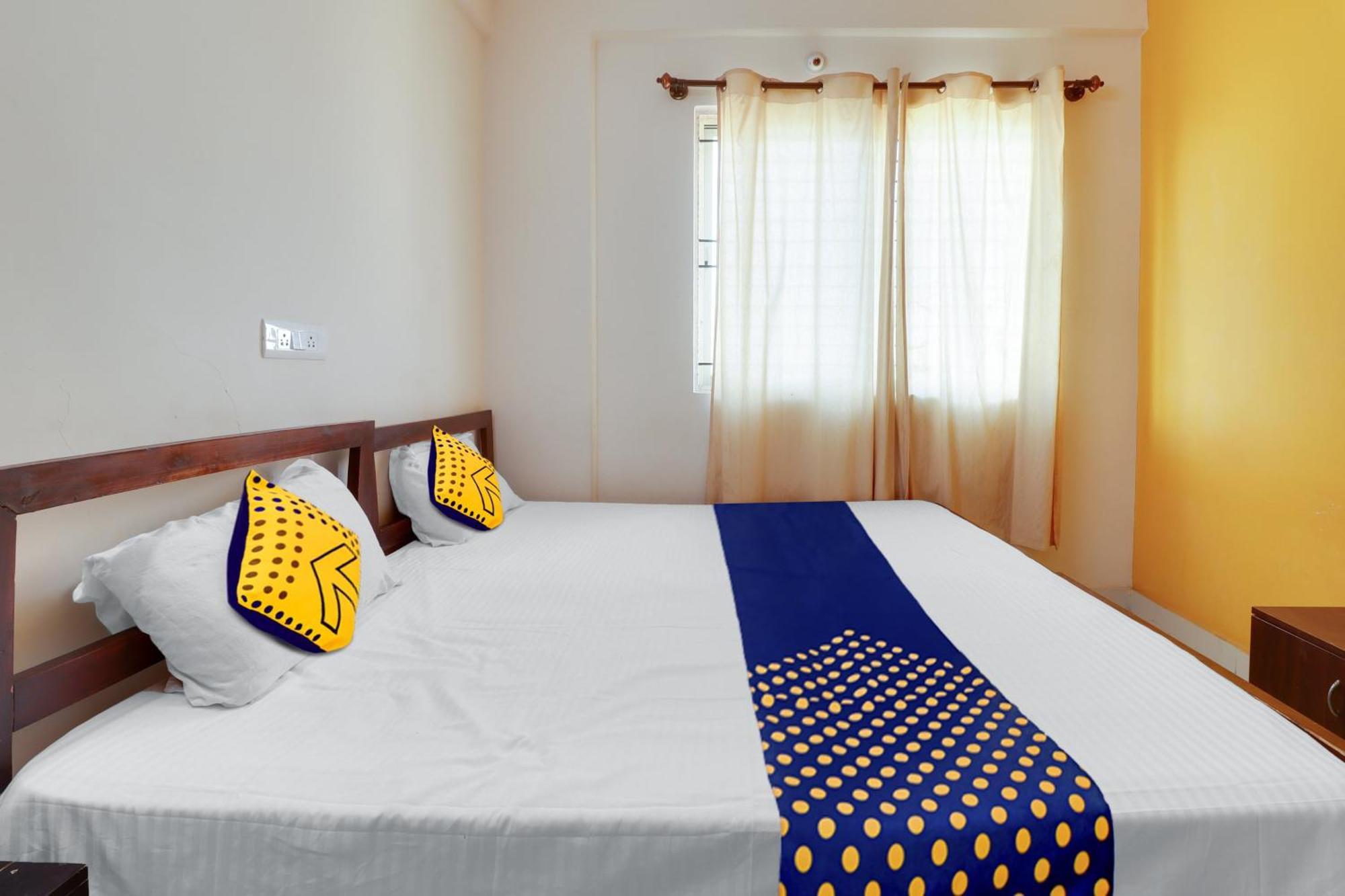 Spot On Helloworld Dom Hotel 3*