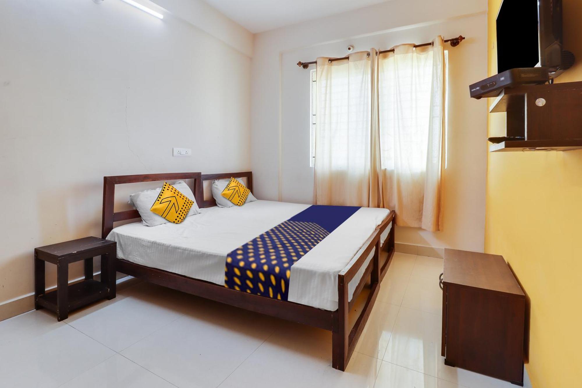 Spot On Helloworld Dom Hotel