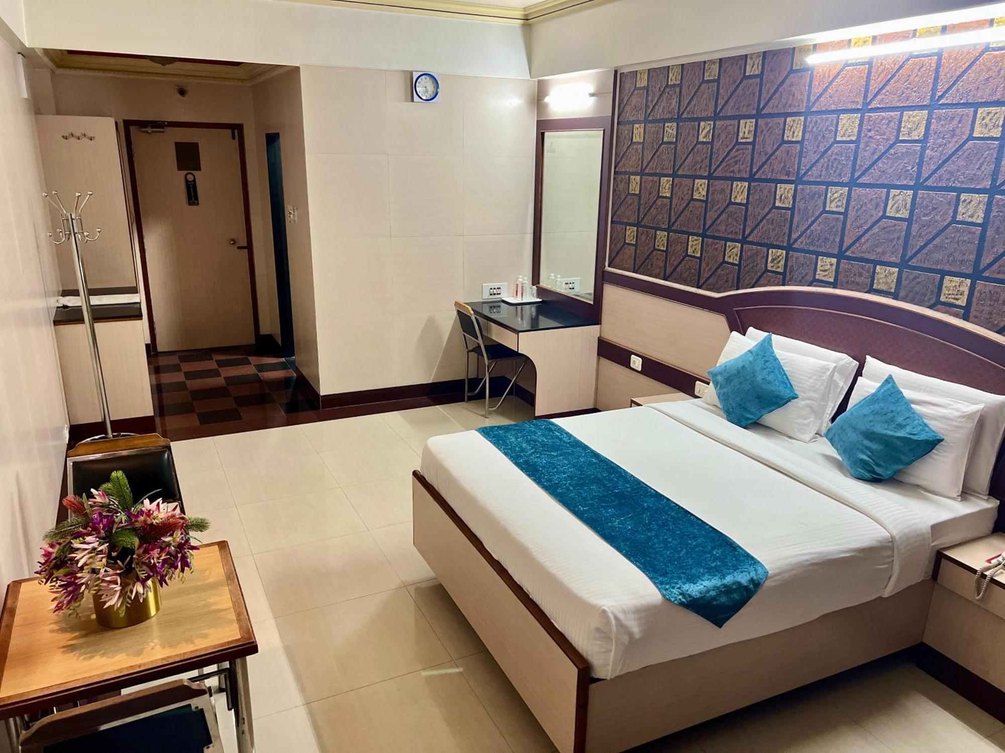 The Grand Krishna 4*