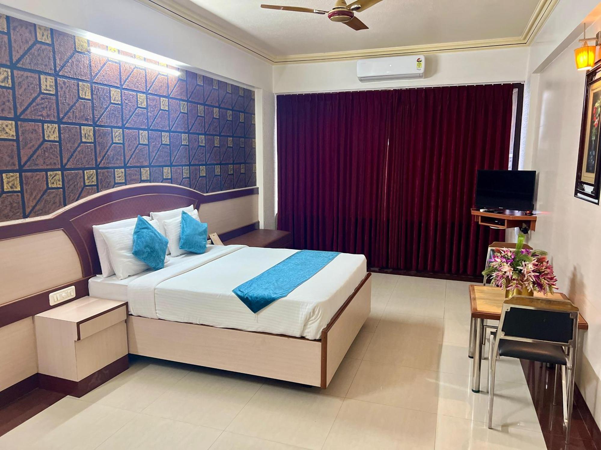 Hotel The Grand Krishna Bangalore