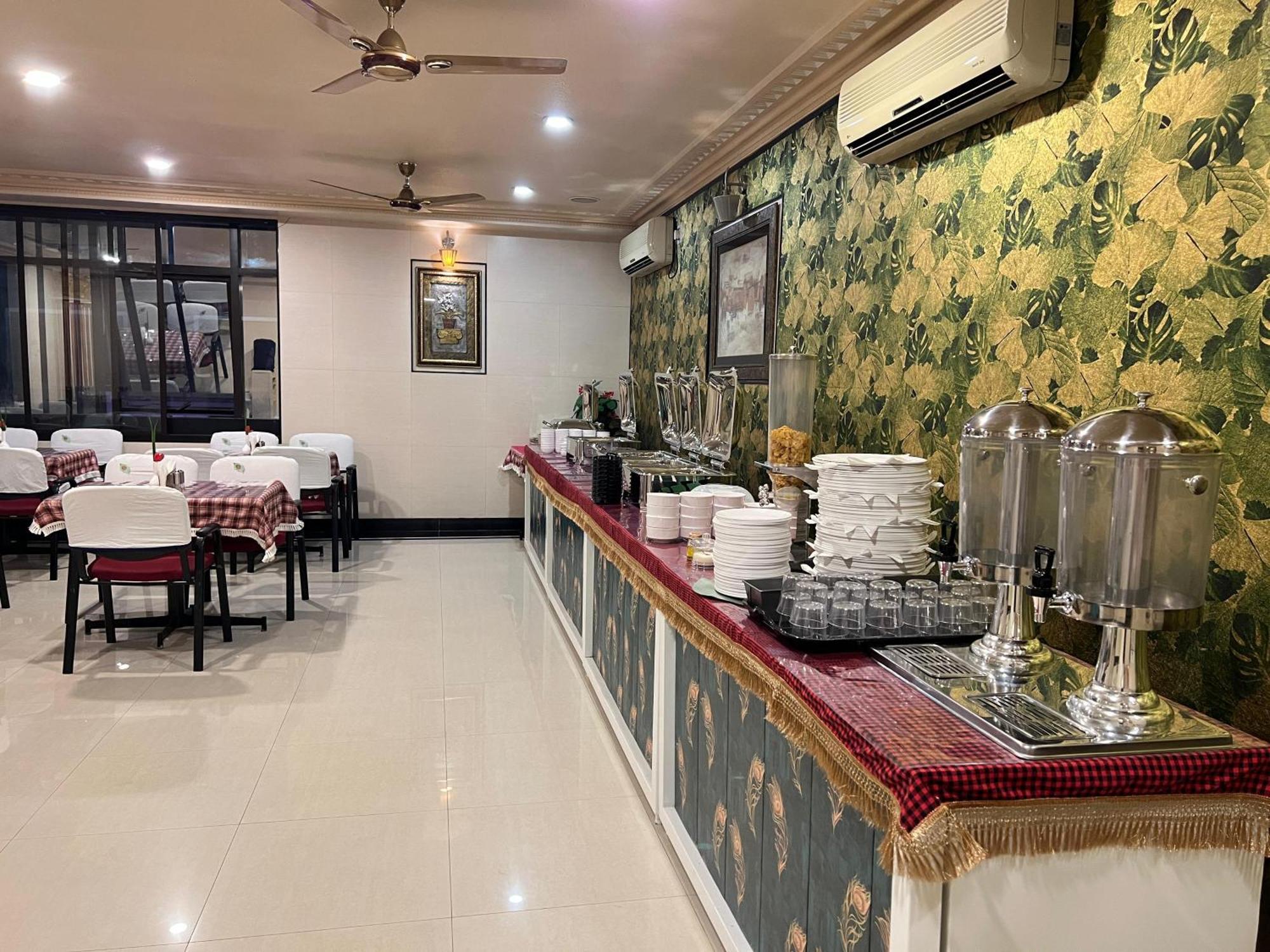 The Grand Krishna 4*