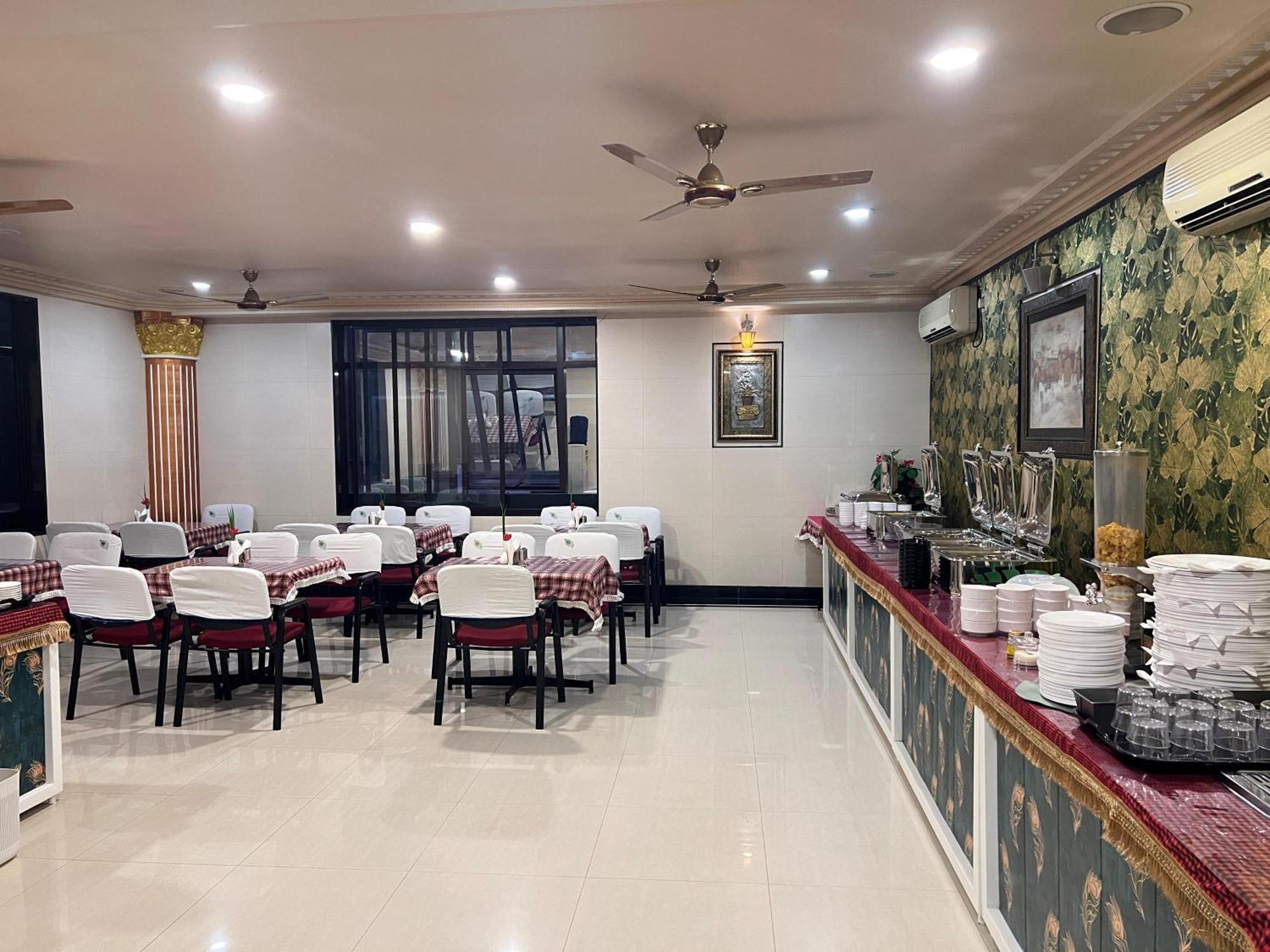 The Grand Krishna Hotel 4*