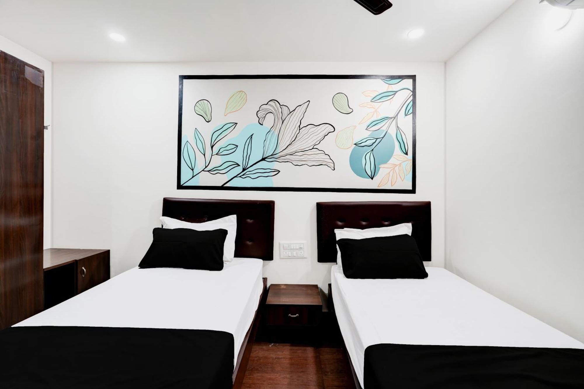 Hotel O S M C