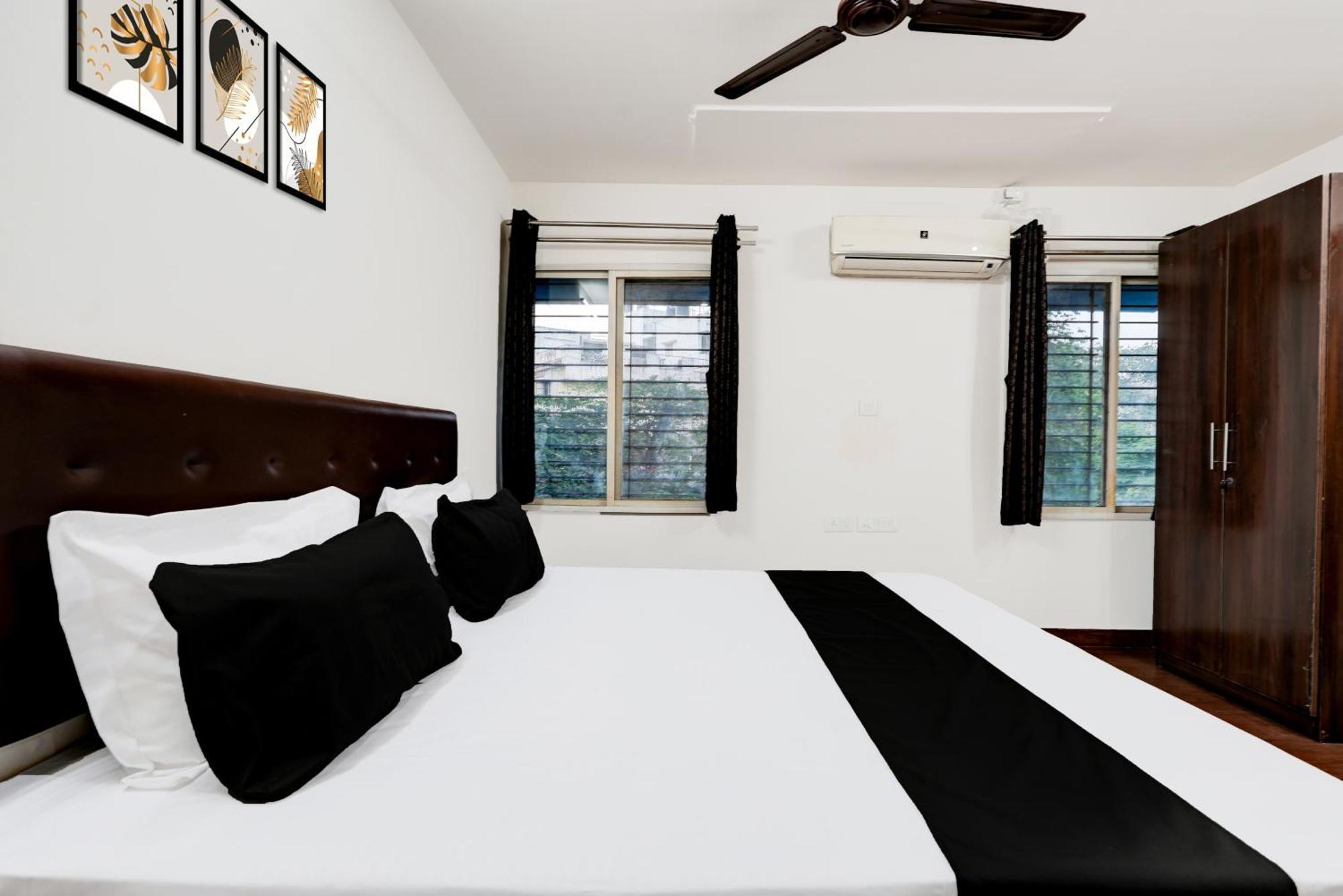 Hotel O S M C 3*