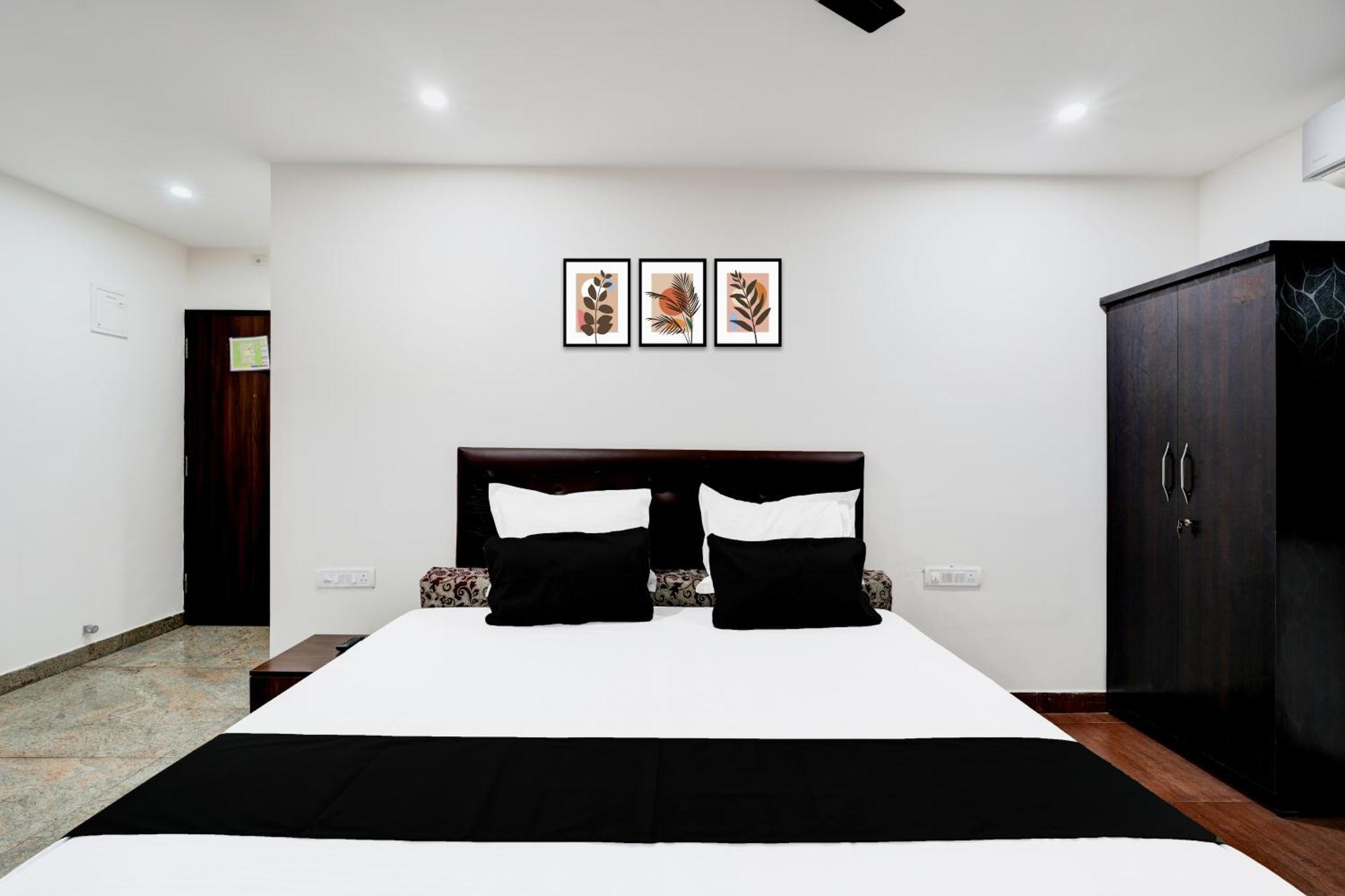 Hotel O S M C