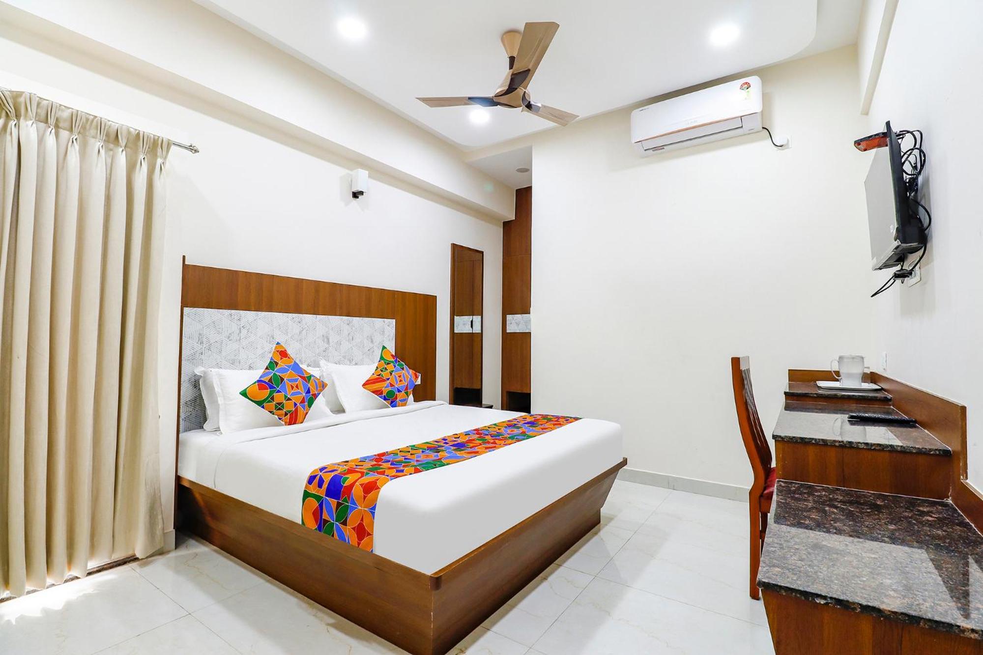 Hotel Fabhotel Sathya Comforts - Nr Commercial Street Bangalore