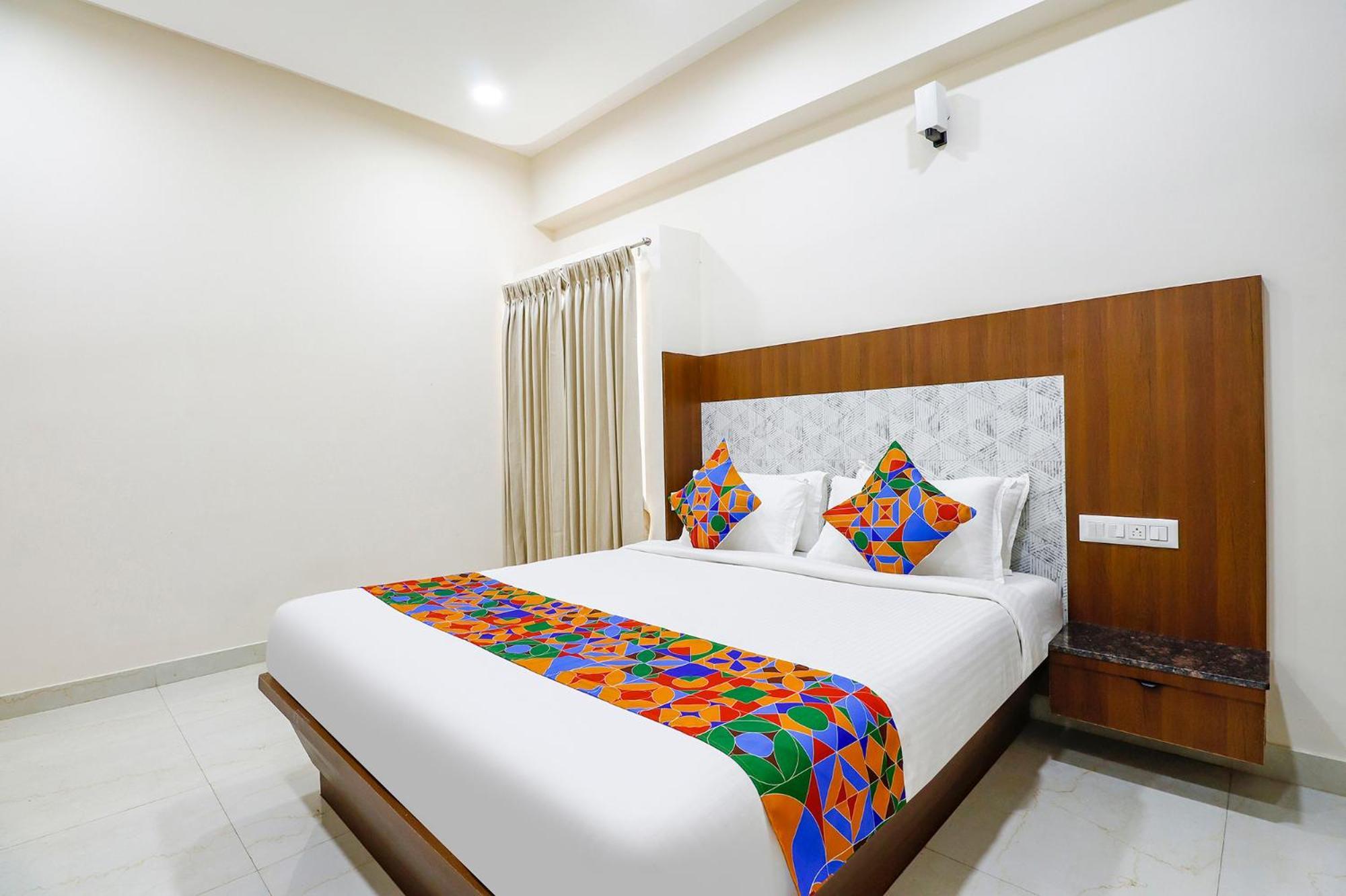 Fabhotel Sathya Comforts - Nr Commercial Street 3*