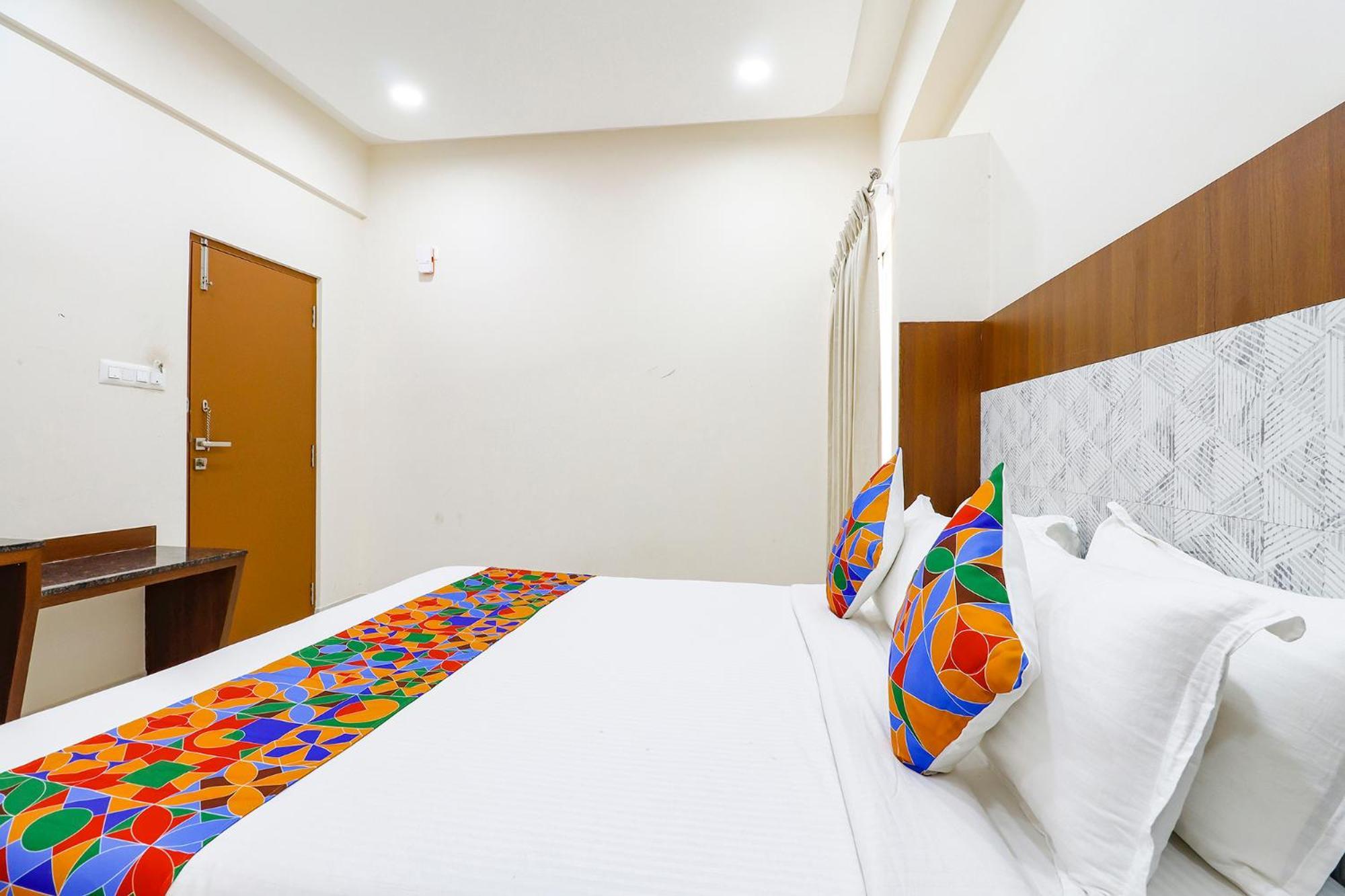 Fabhotel Sathya Comforts - Nr Commercial Street Hotel