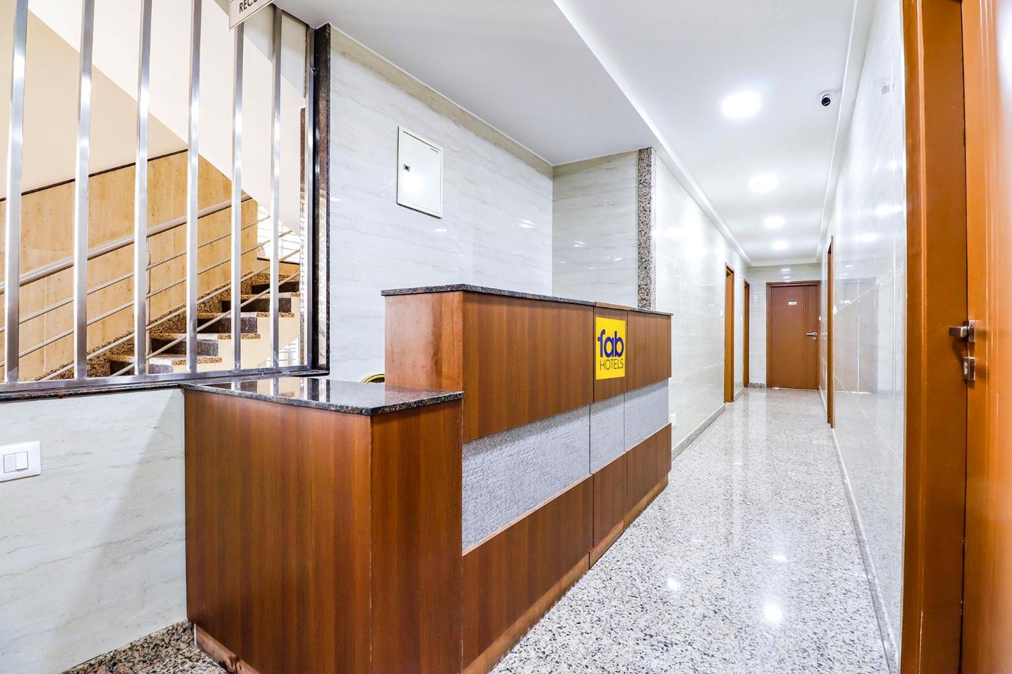 Hotel Fabhotel Sathya Comforts - Nr Commercial Street