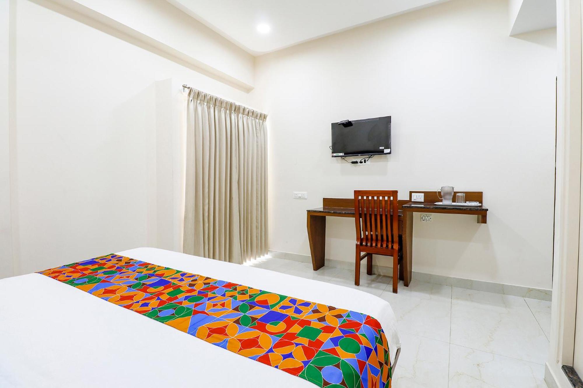 Fabhotel Sathya Comforts - Nr Commercial Street 3* Bangalore
