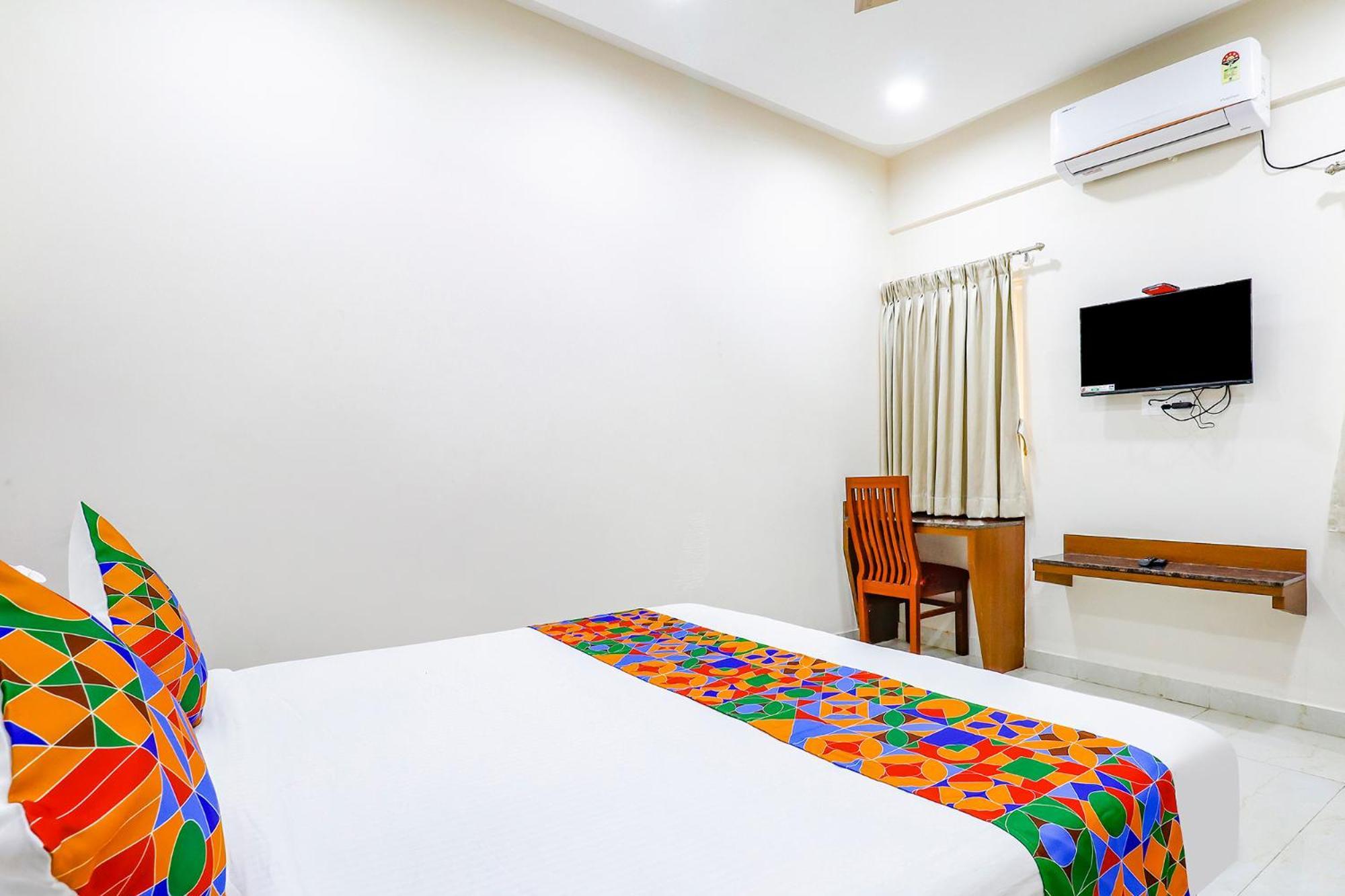 Fabhotel Sathya Comforts - Nr Commercial Street 3* Bangalore