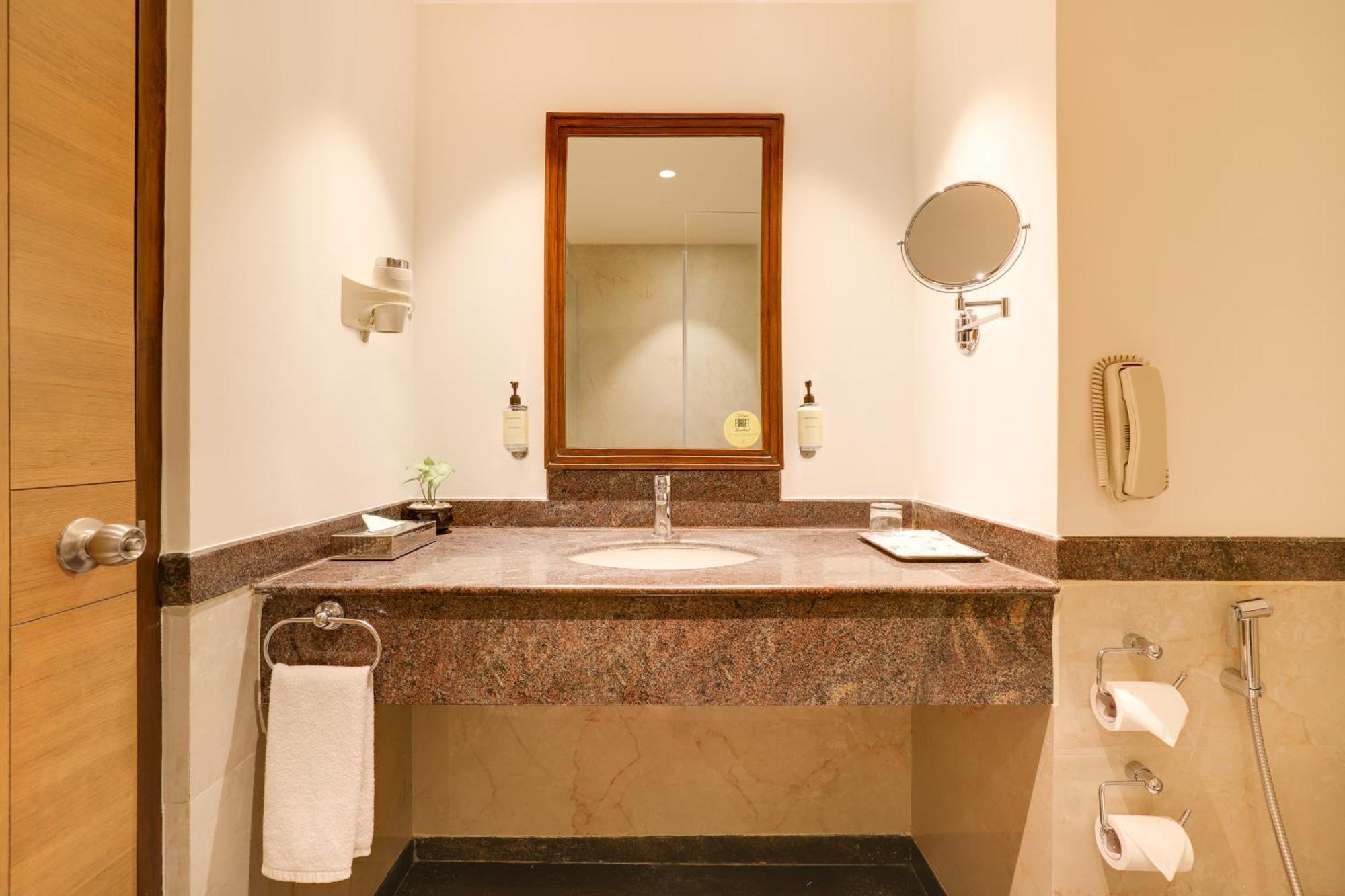 Lemon Tree Electronics Hotel 4*