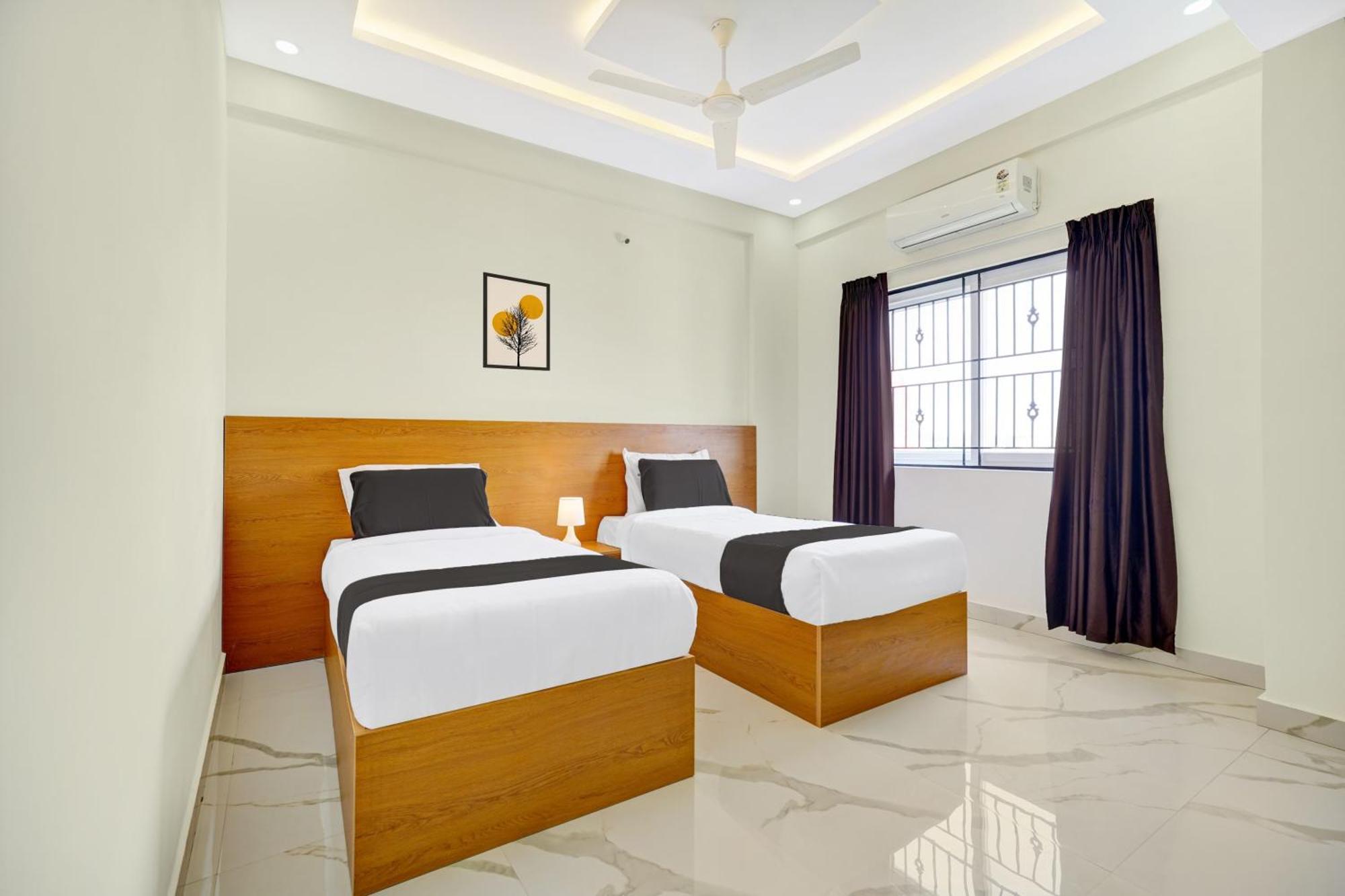 Super Collection O White Suites-kemp Fort Mall Hotel Bangalore