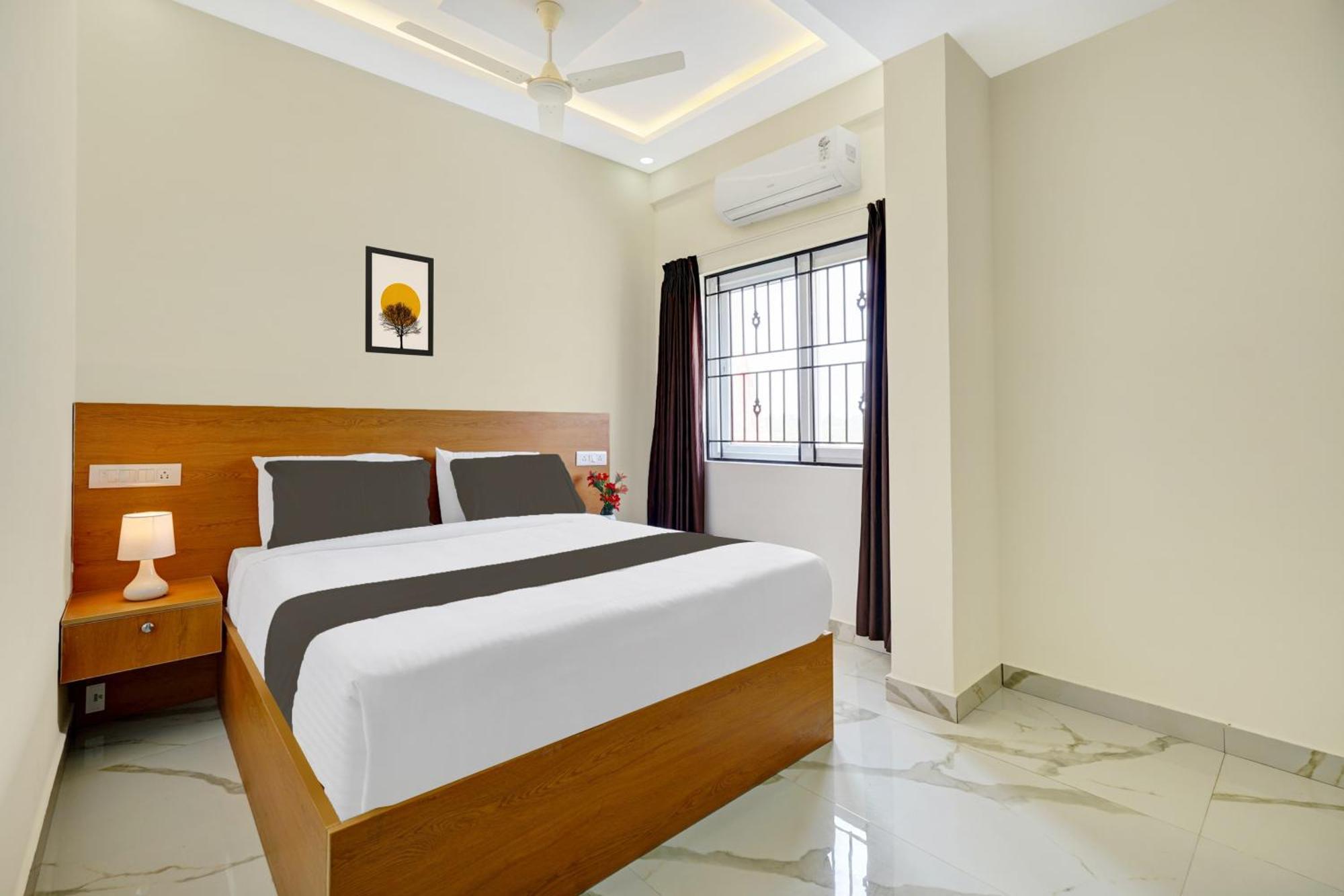 Super Collection O White Suites-kemp Fort Mall Hotel Bangalore