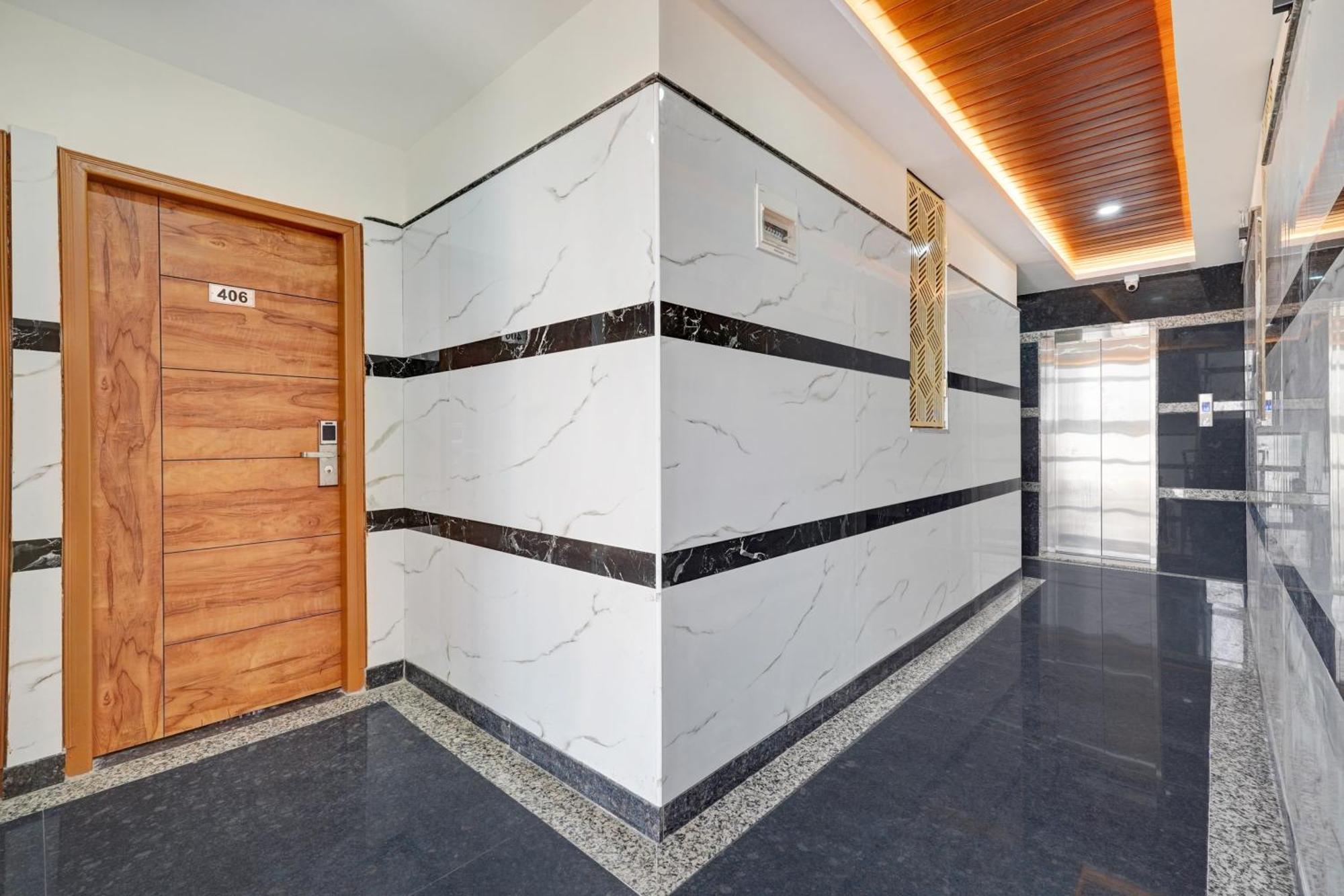 Super Collection O White Suites-kemp Fort Mall 3* Bangalore