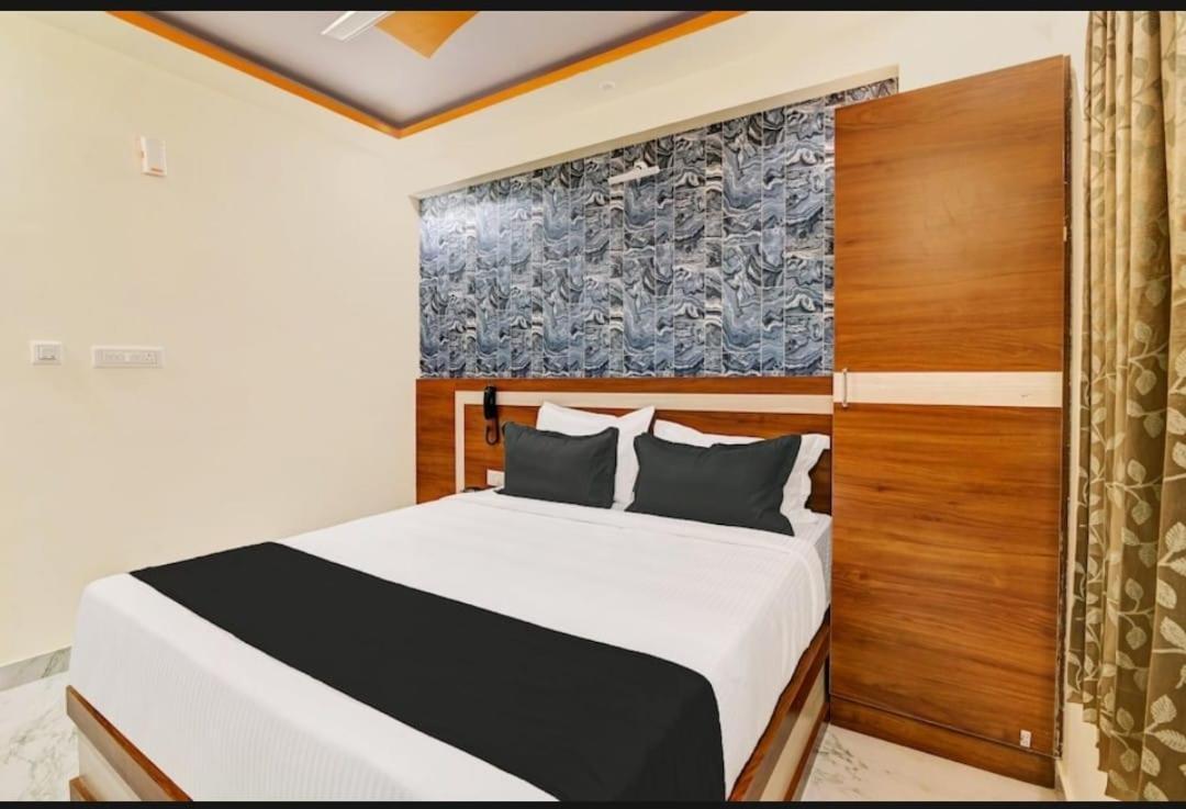 Hotel Karnataka 3*