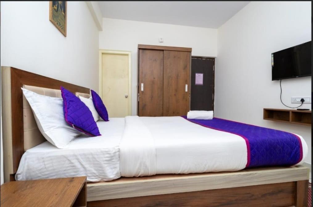 O Veritas Grand Hotel 3*