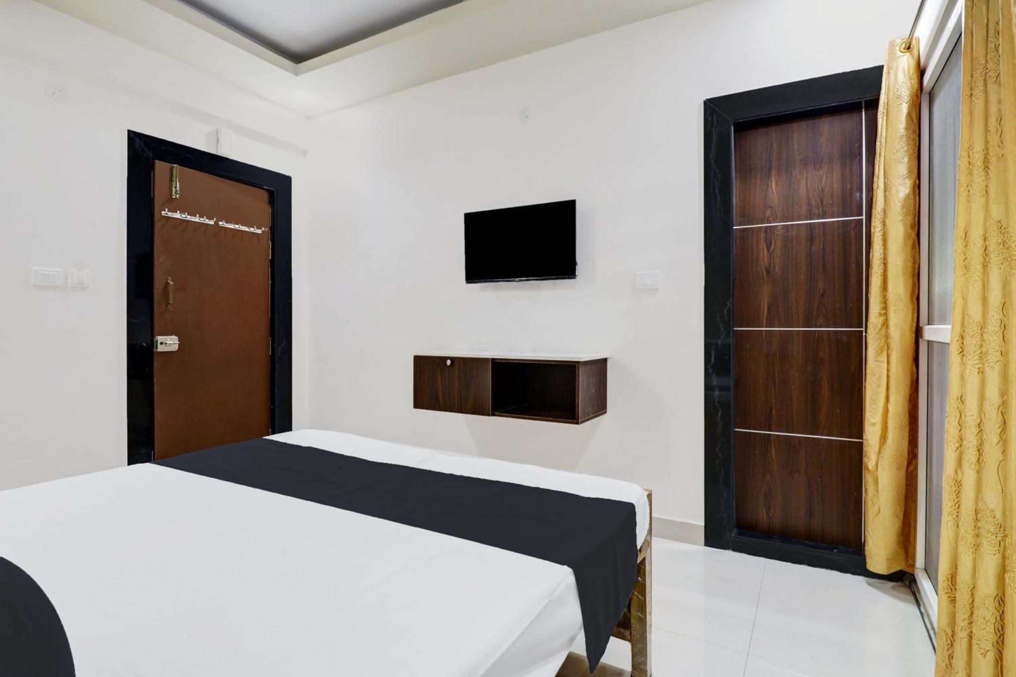 Hotel Super O Sri Harshitha Grand Near Zudio - Star Bazaar, Kundalhalli Gate