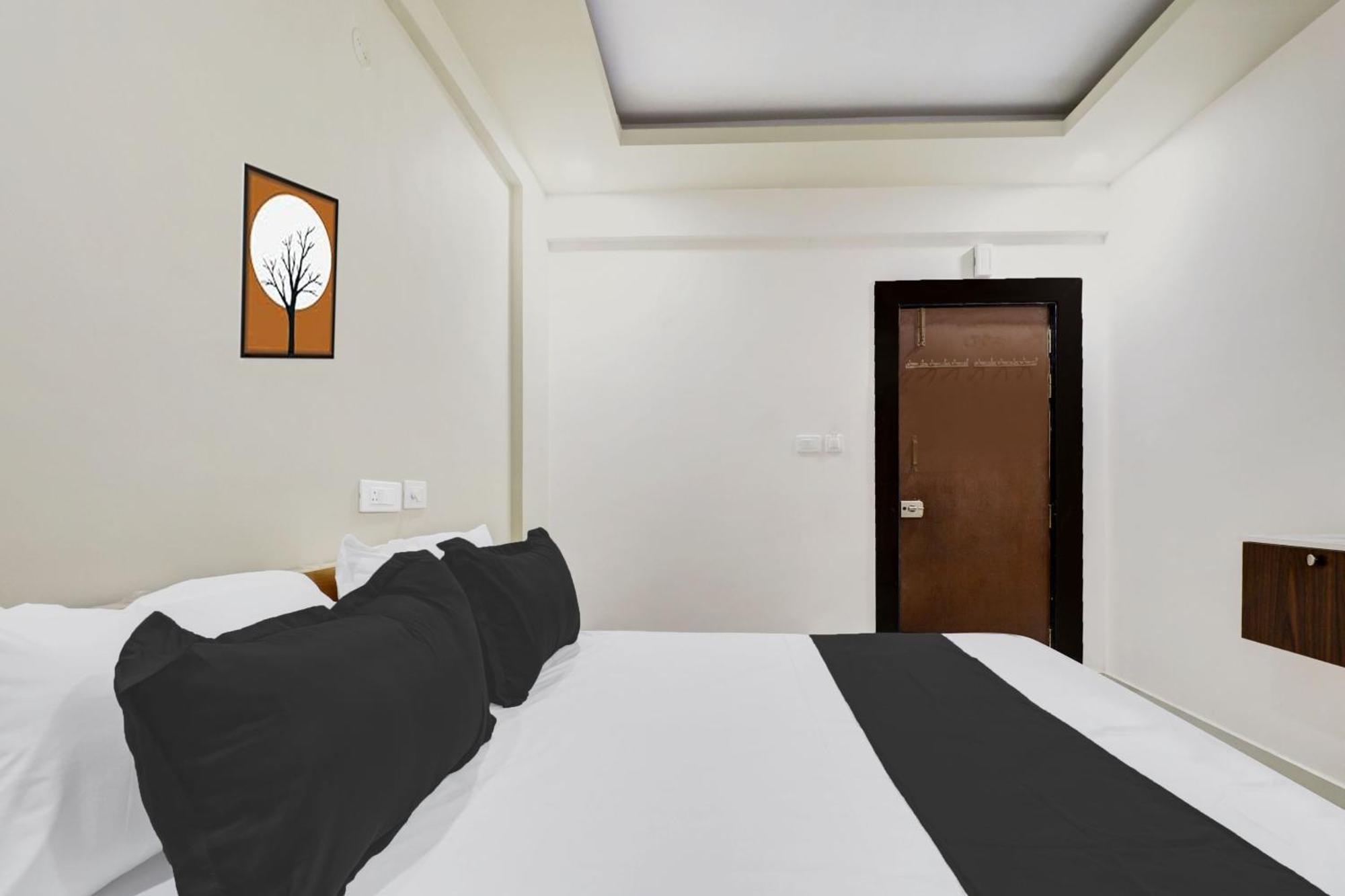 Hotel Super O Sri Harshitha Grand Near Zudio - Star Bazaar, Kundalhalli Gate