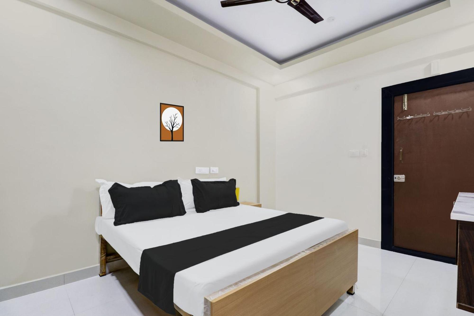 Hotel Super O Sri Harshitha Grand Near Zudio - Star Bazaar, Kundalhalli Gate 3*