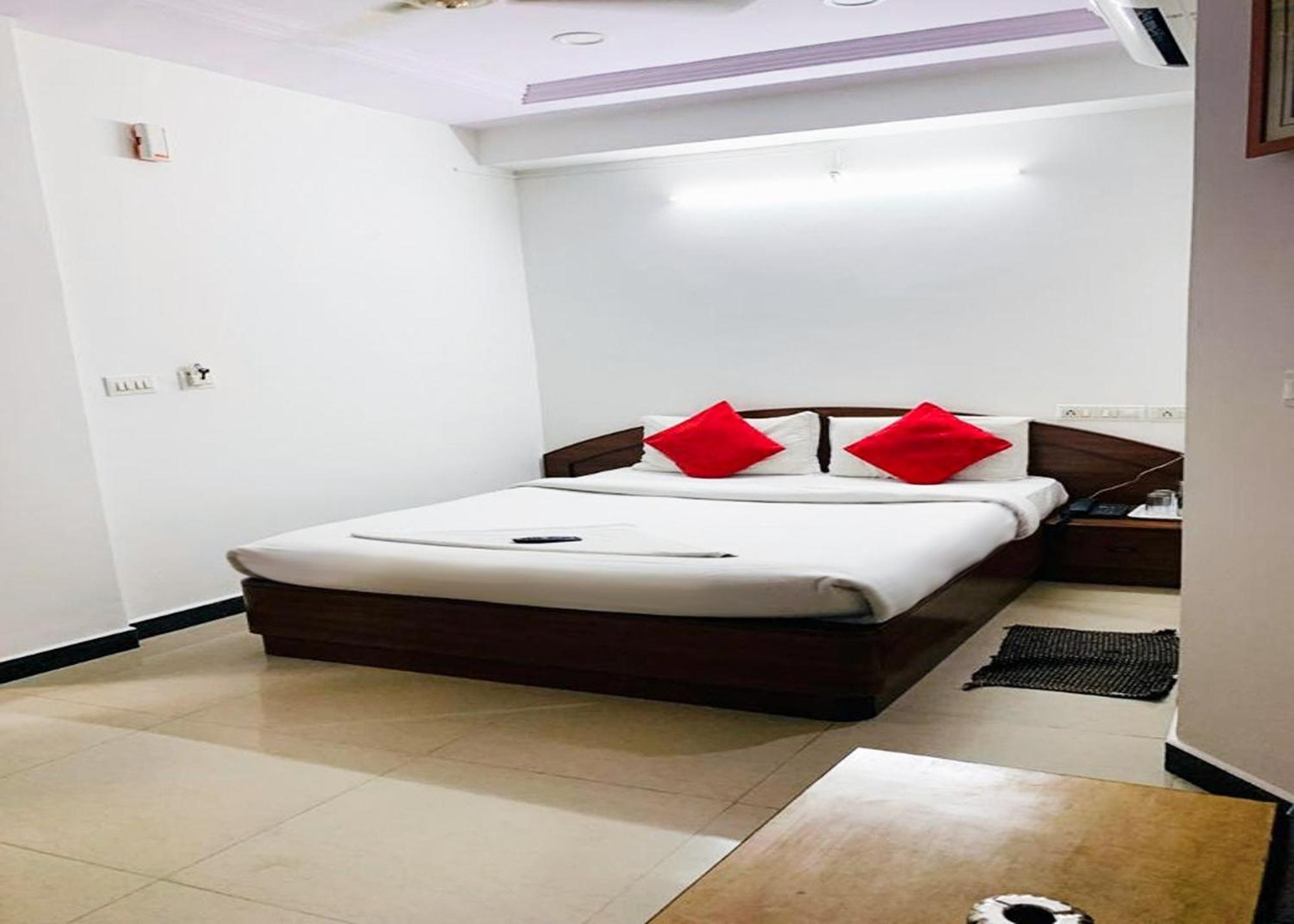 Champion Near Yeswantpur Junction Railway Station Hotel Bangalore