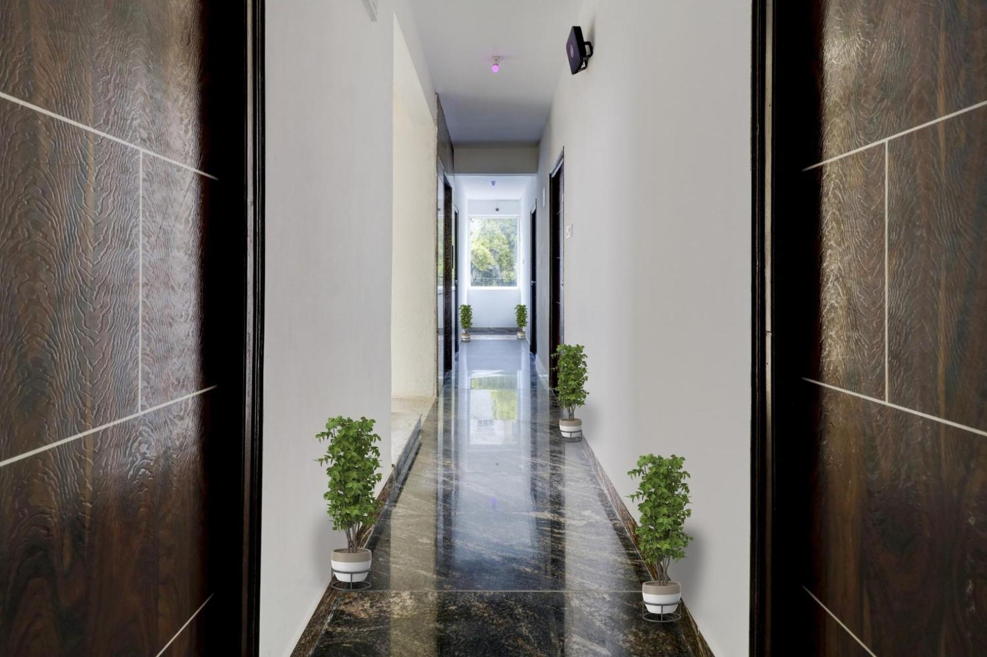 Oyo 92285 Sunshine Hotel
