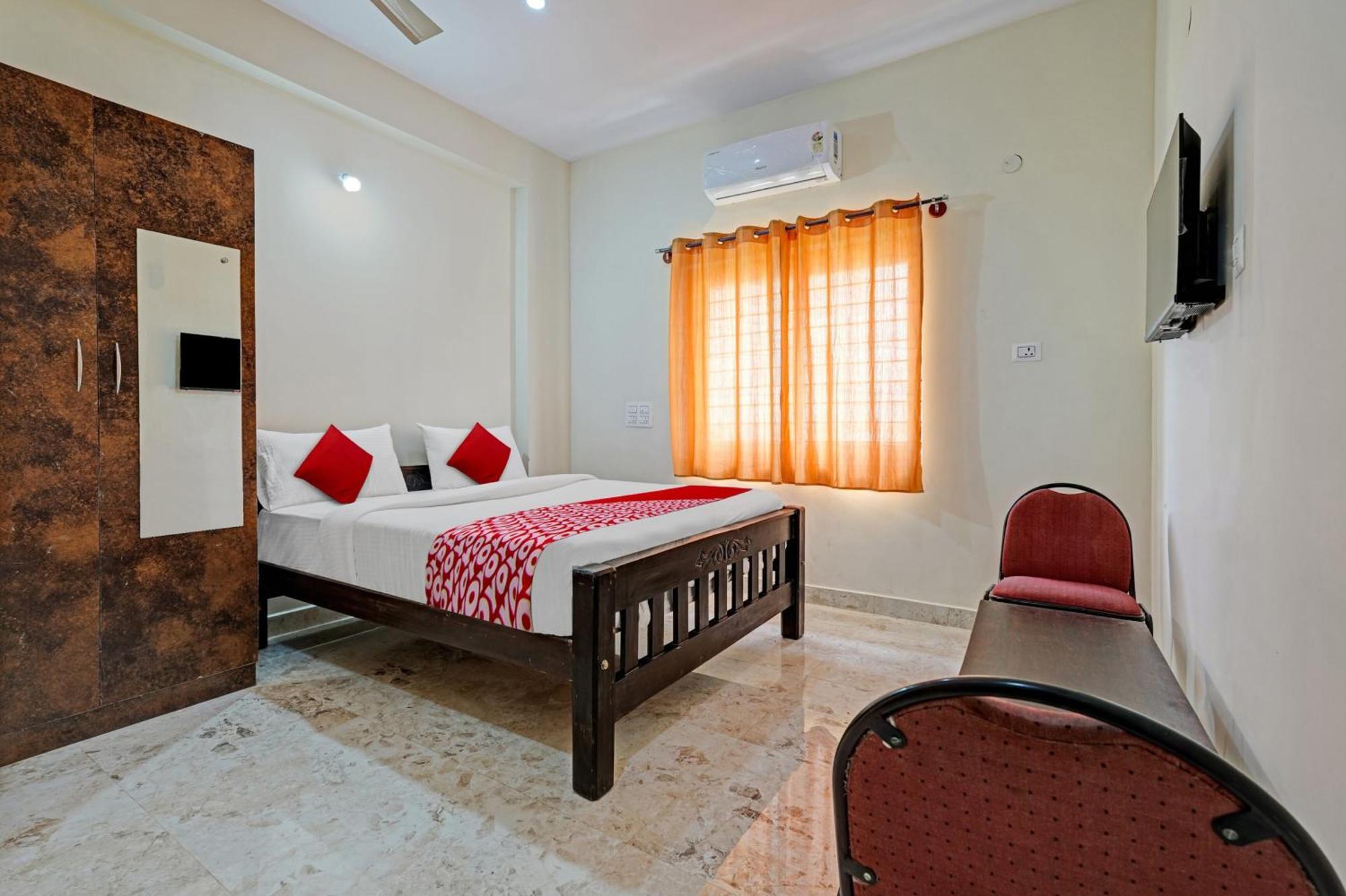 O Sri Chowdeshwari Boarding And Hotel 4*