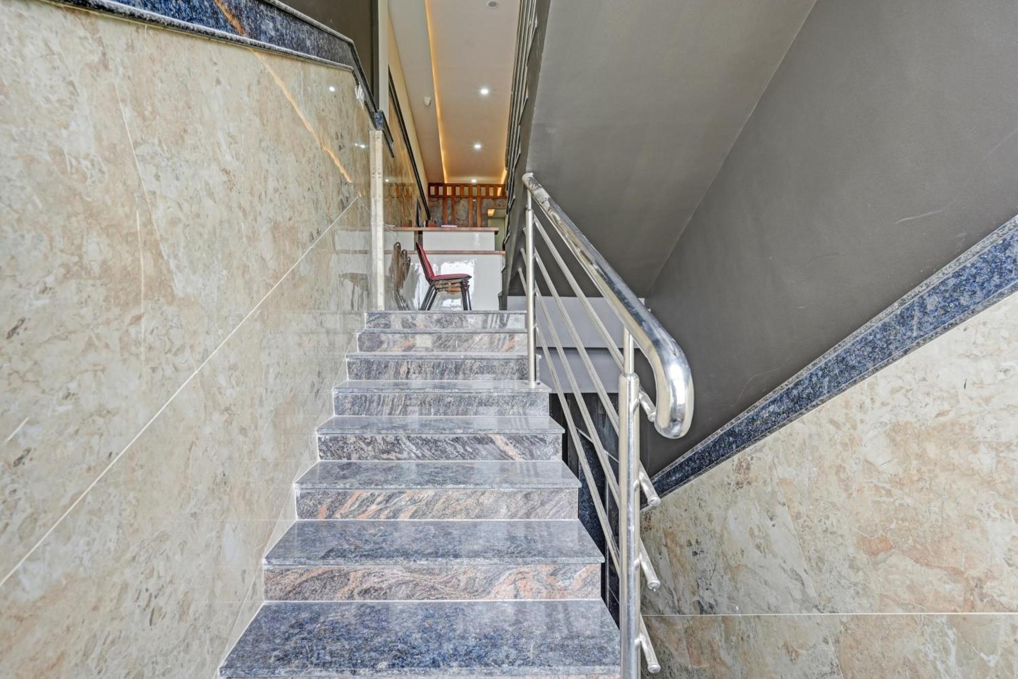 O Sri Chowdeshwari Boarding And Hotel