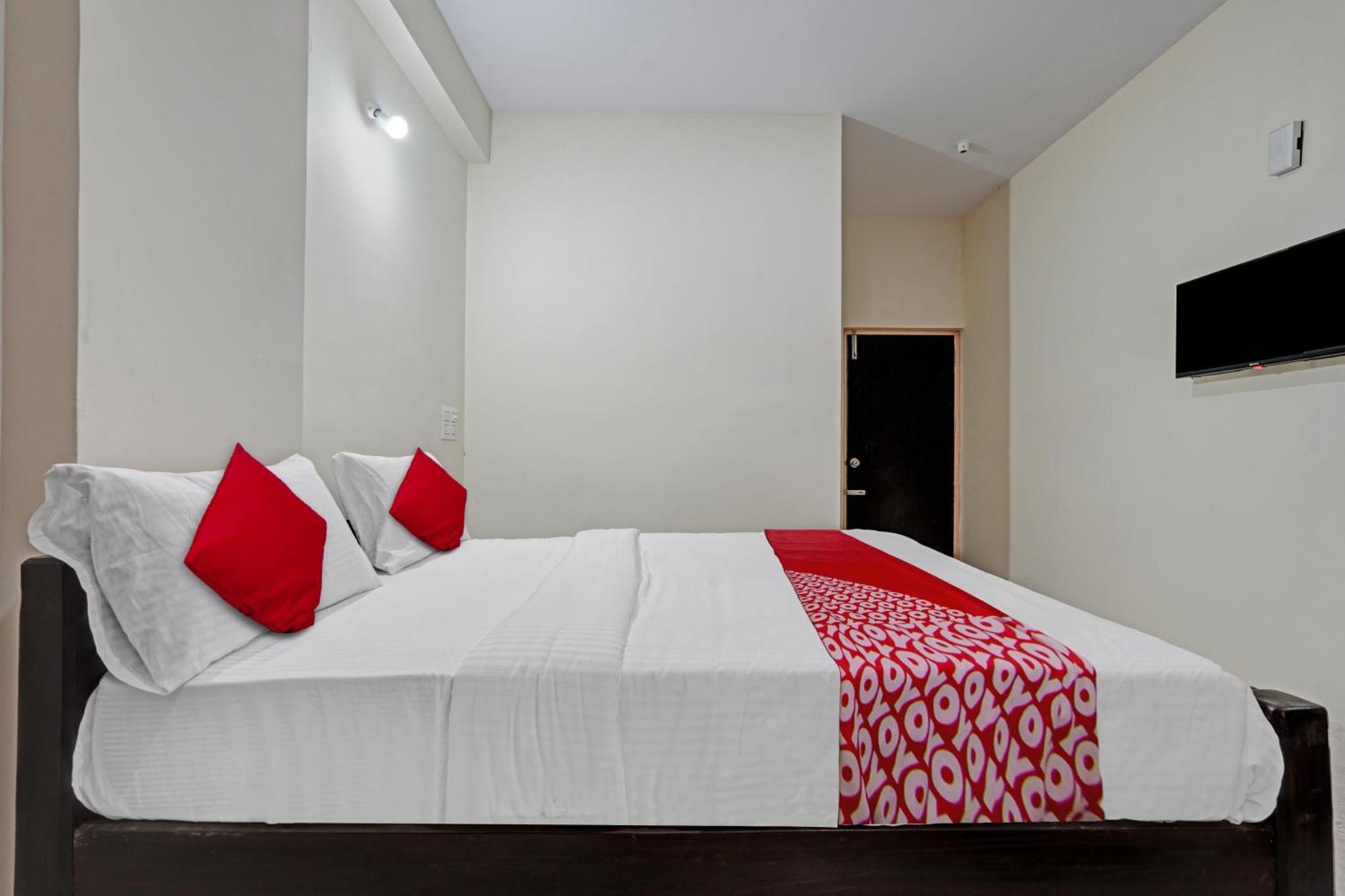 Hotel O Sri Chowdeshwari Boarding And Bangalore