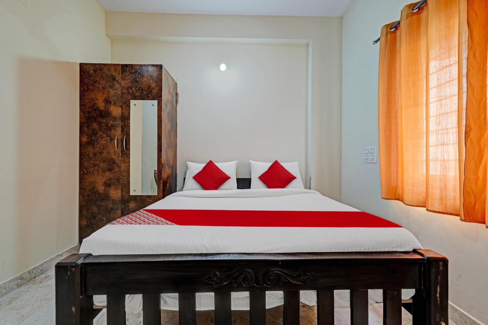 Hotel O Sri Chowdeshwari Boarding And