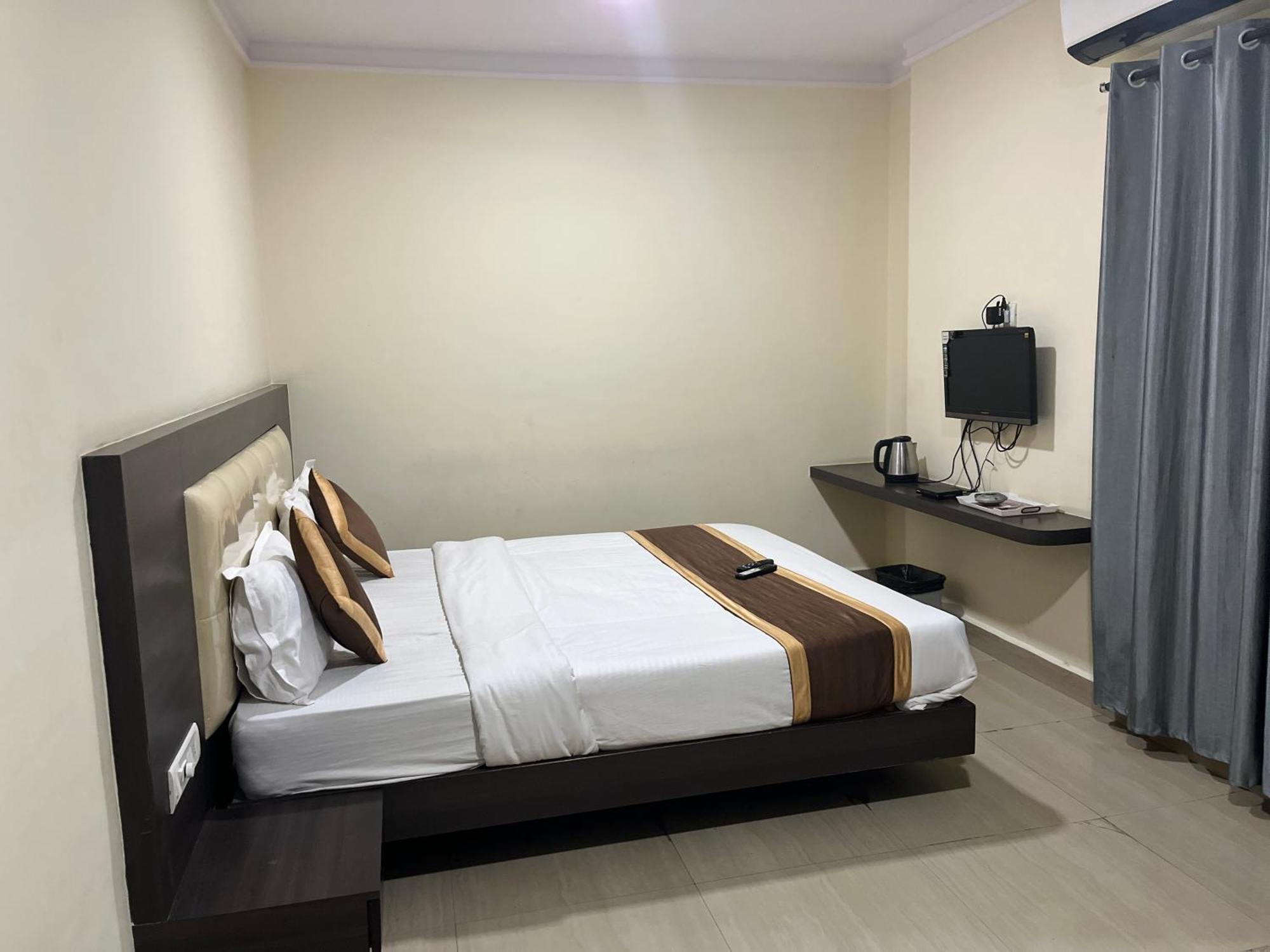 Hotel Vijaya Lakshmi Residency 2*