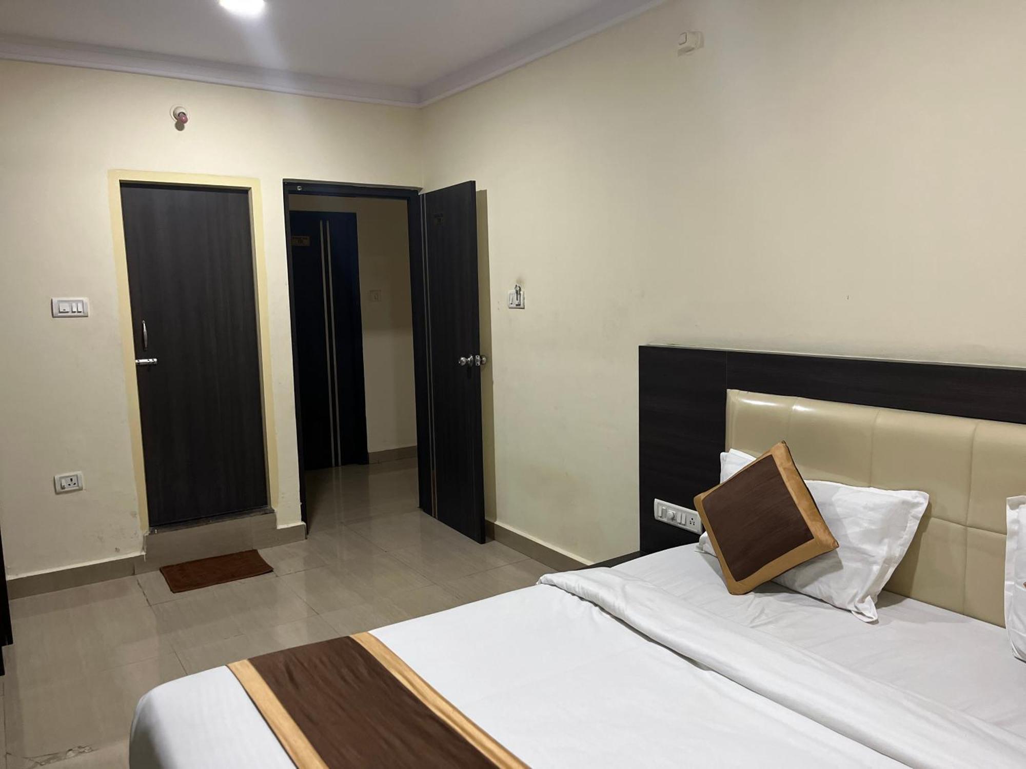 Vijaya Lakshmi Residency Hotel Bangalore