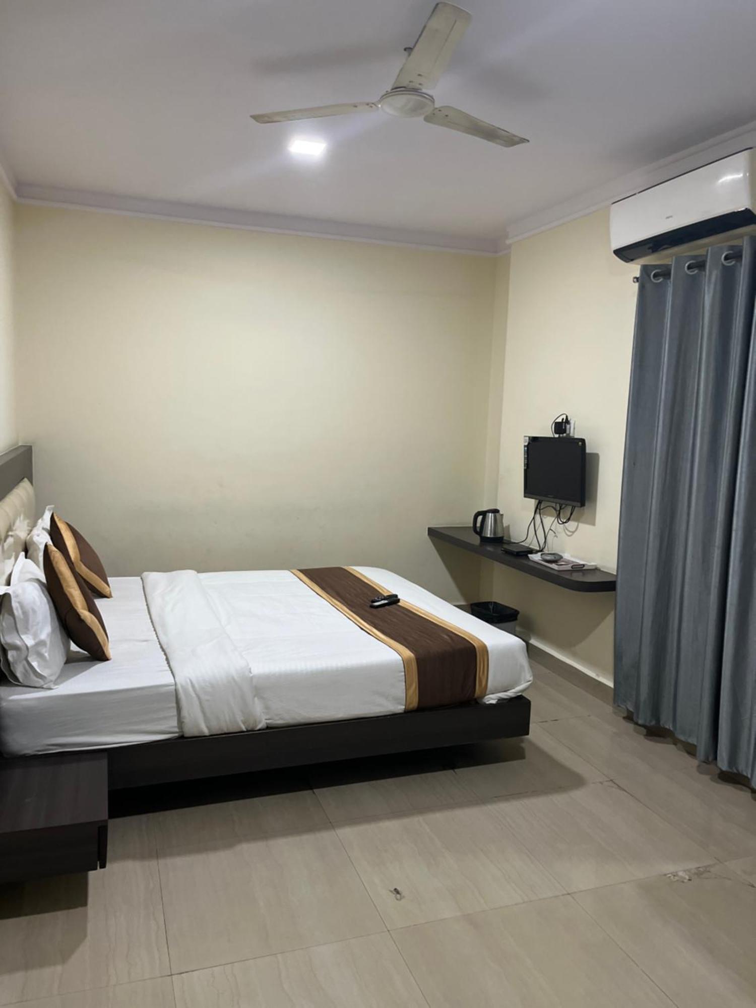 Hotel Vijaya Lakshmi Residency 2*