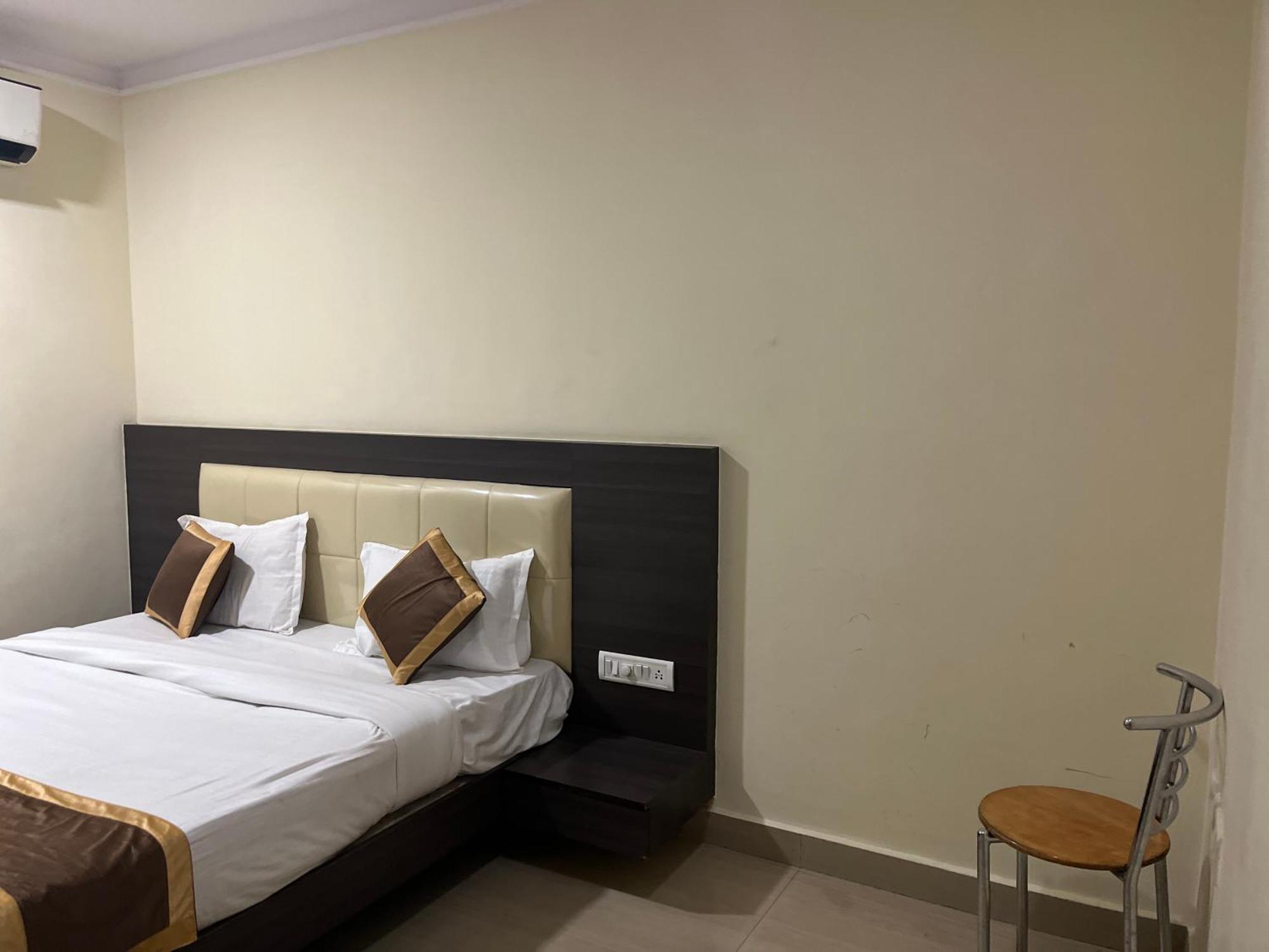 Vijaya Lakshmi Residency Hotel 2*