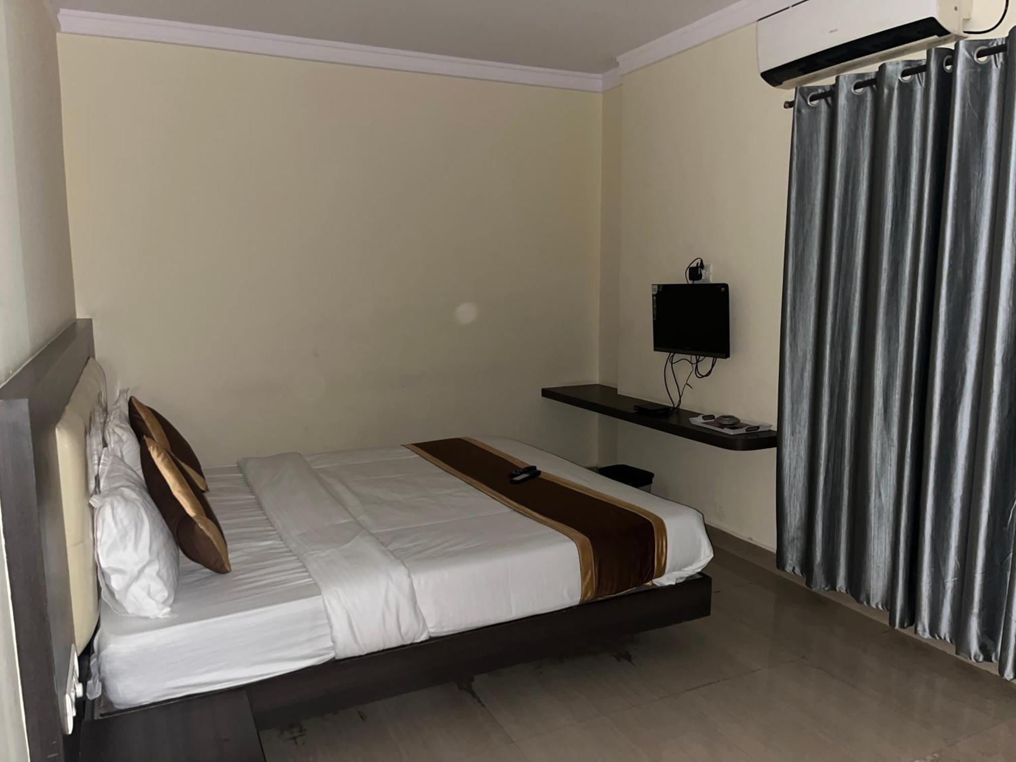 Vijaya Lakshmi Residency Hotel Bangalore