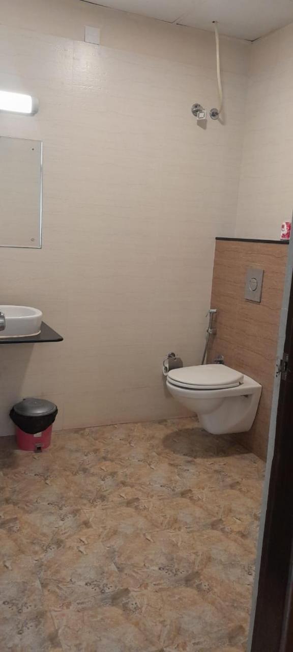 Crimson Lotus Hotel 3*