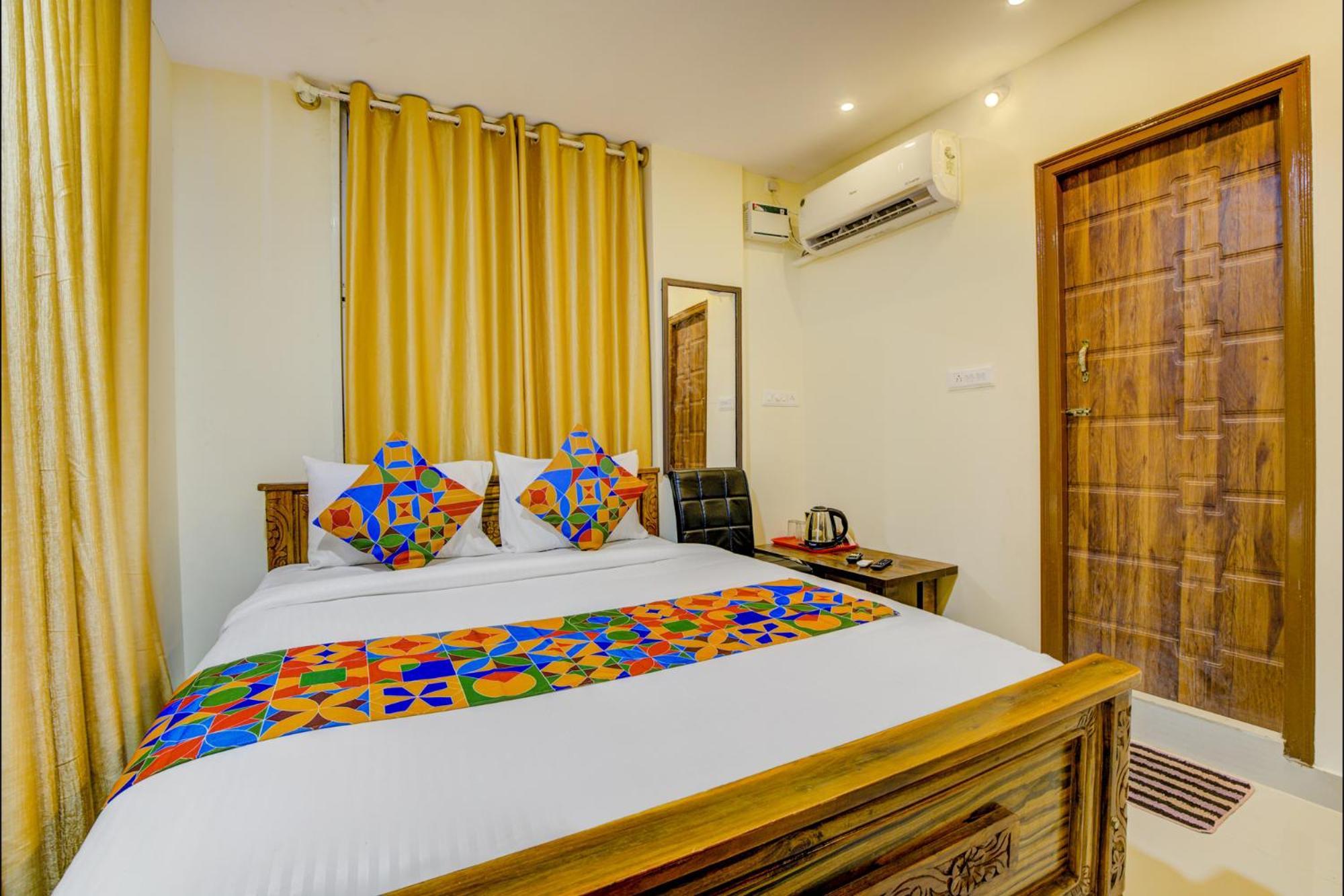 Hotel Fabexpress Rithun Residency - Jayanagar Anjaneyaswamy Temple