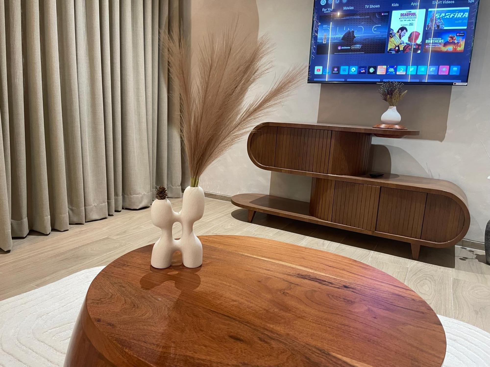The Japandi Nest, Ultra Luxe 3bhk, Jayanagar- Great Location Apartment *