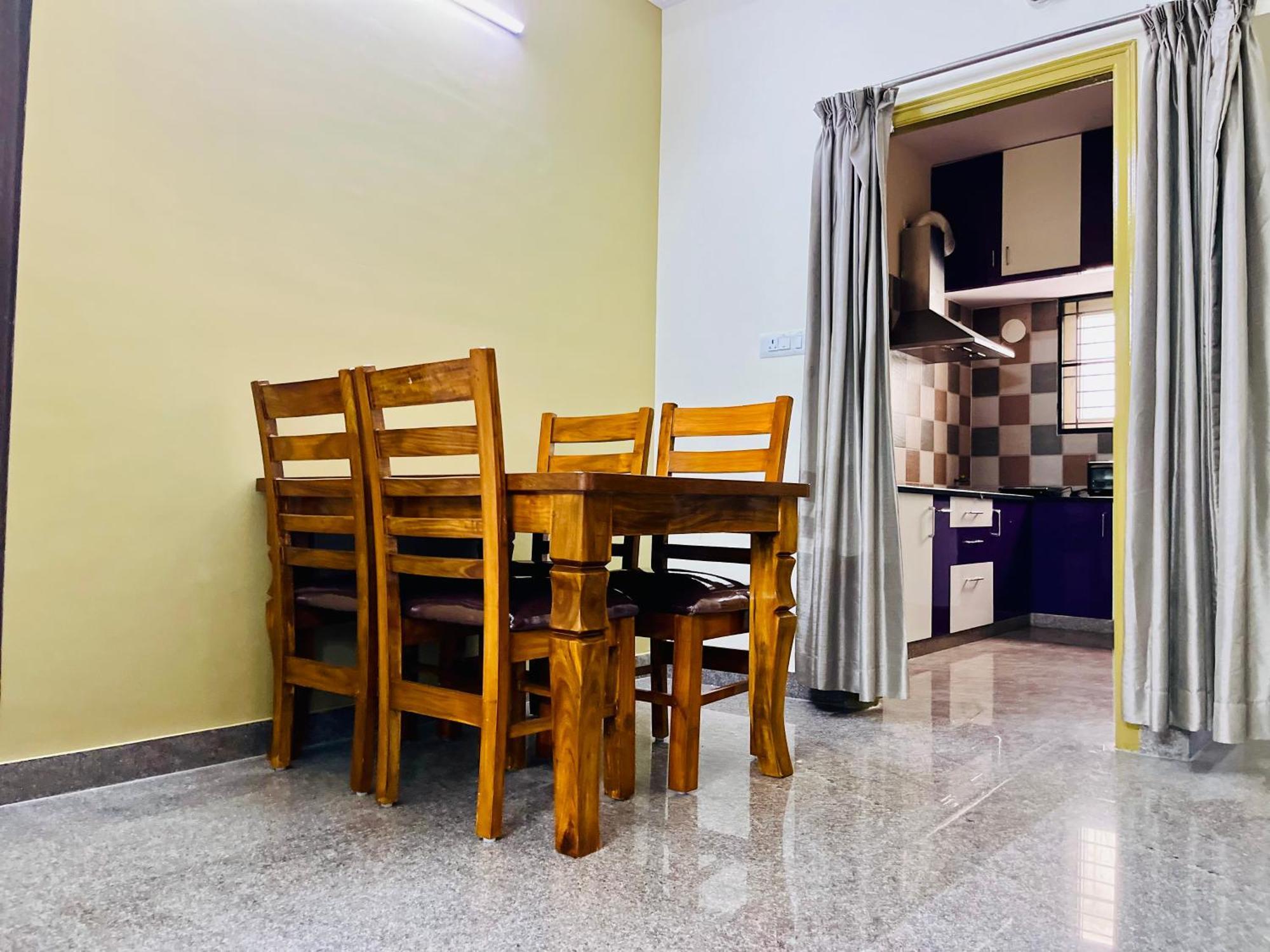 Esha Enclave - Premium Suits Apartment *