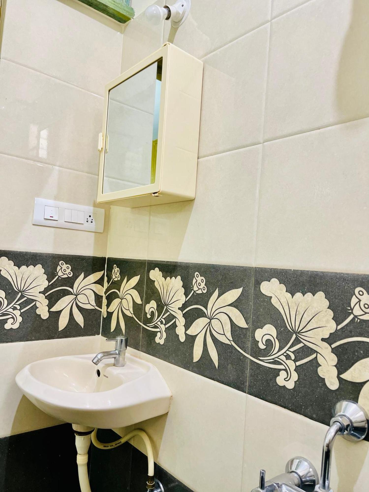 Apartment Esha Enclave - Premium Suits *