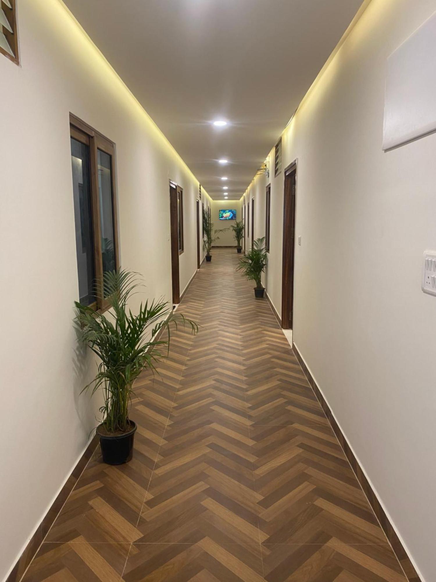 Easynest Service Hotel 3*