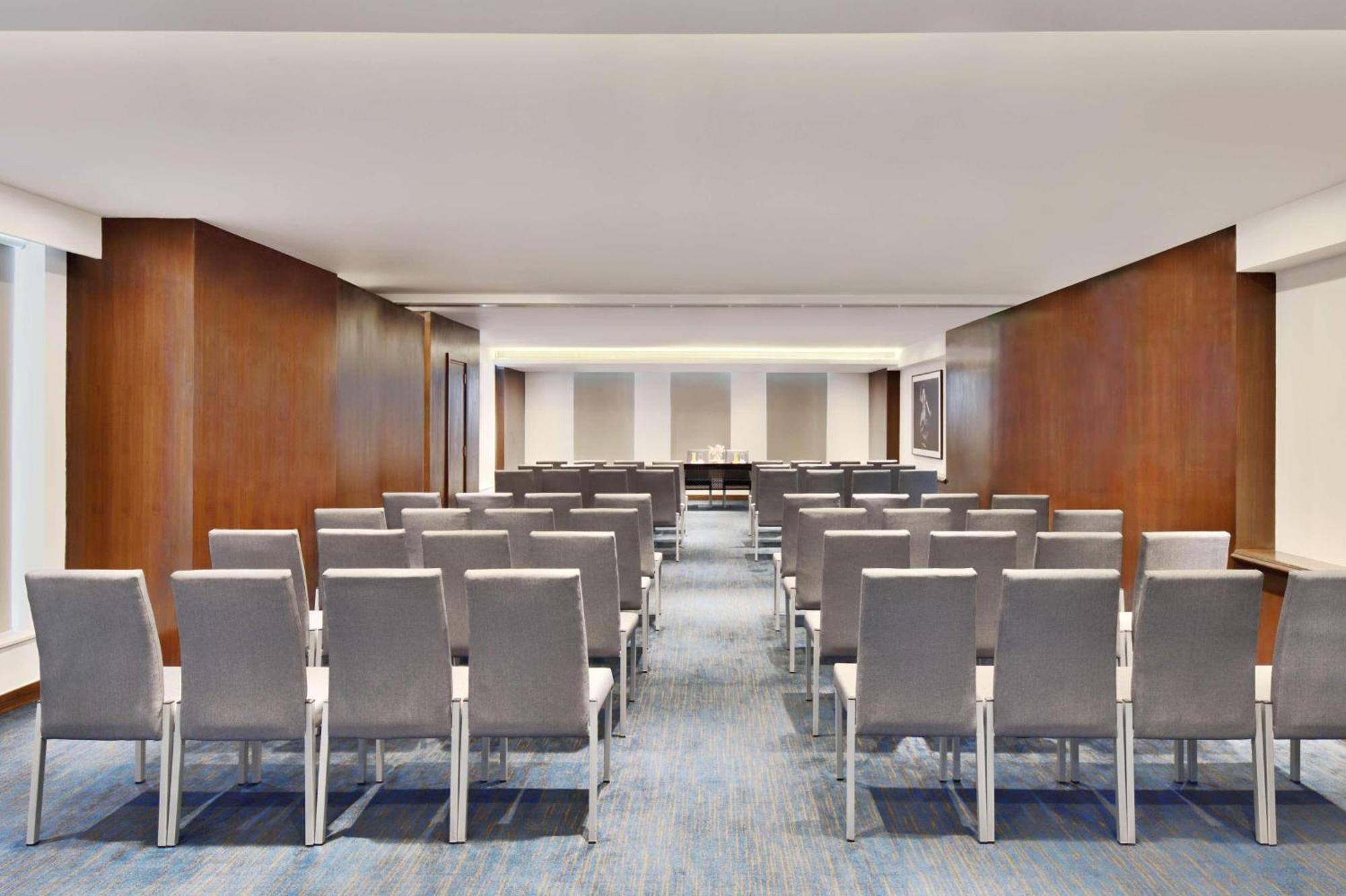 Fairfield By Marriott Whitefield Hotel 4*