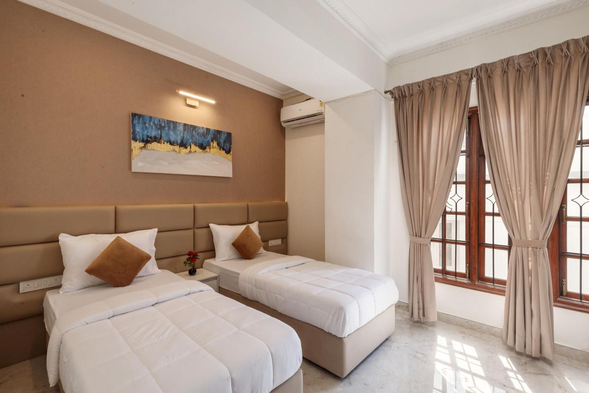 Emerlad 401 Nr Mg Road * Bangalore