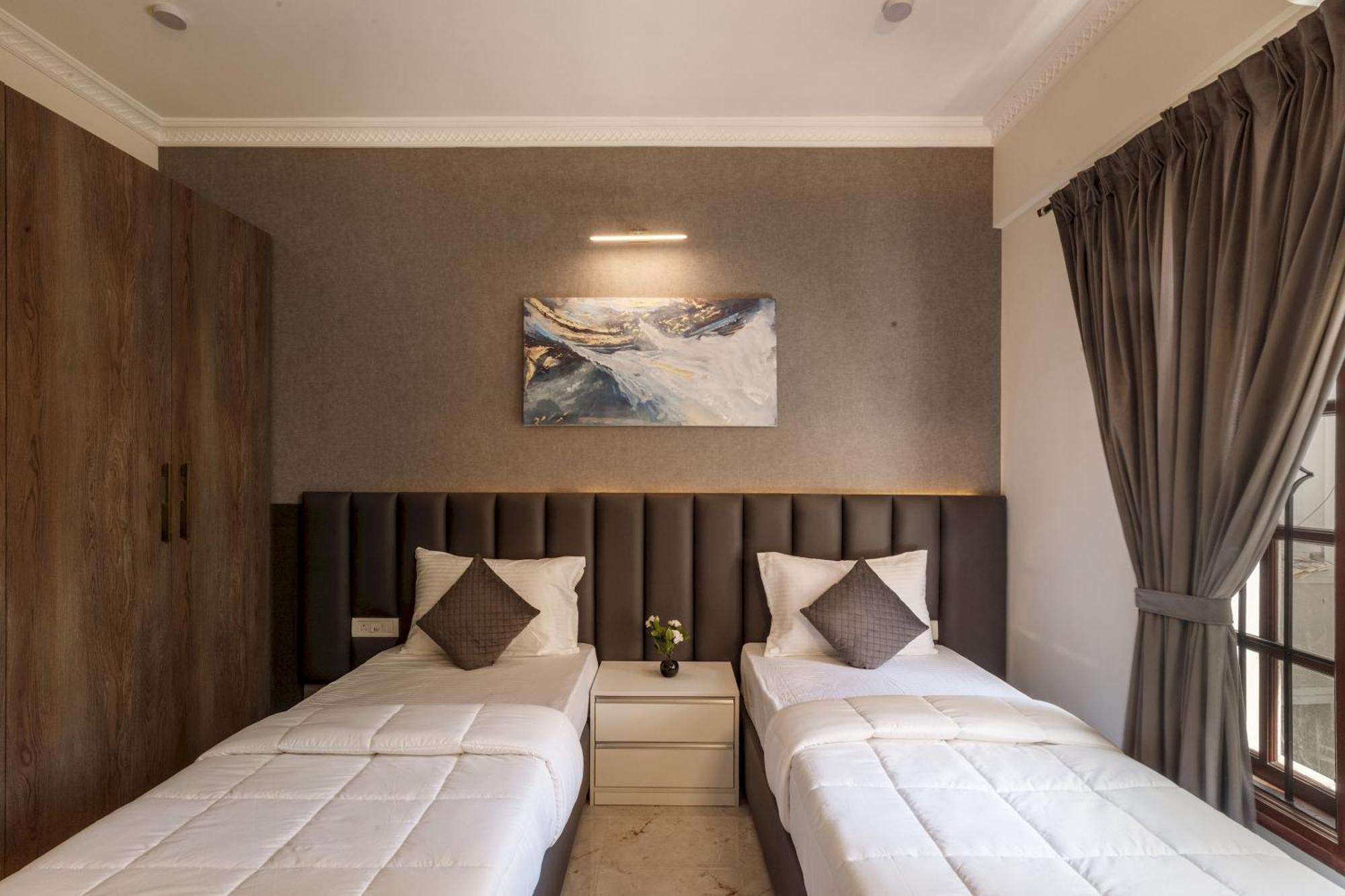 Apartment Emerlad 401 Nr Mg Road