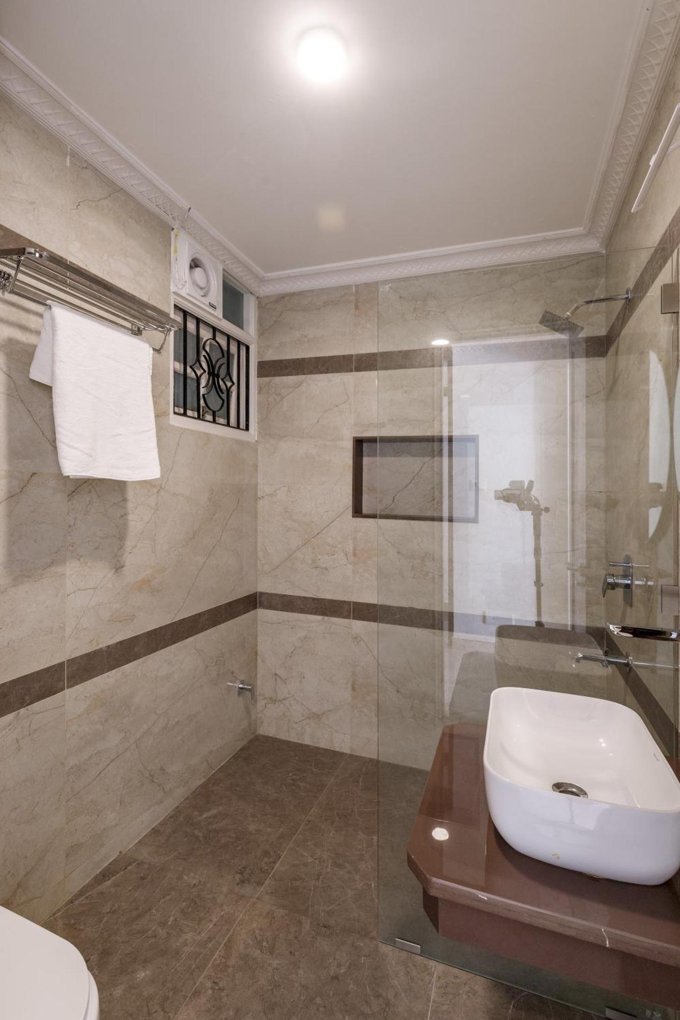 Apartment Emerlad 401 Nr Mg Road
