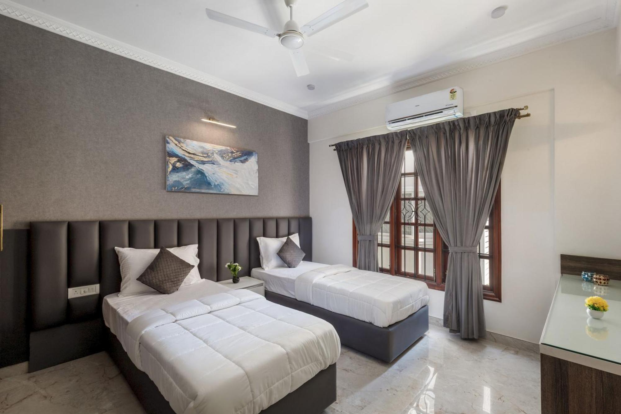 Apartment Emerlad 401 Nr Mg Road