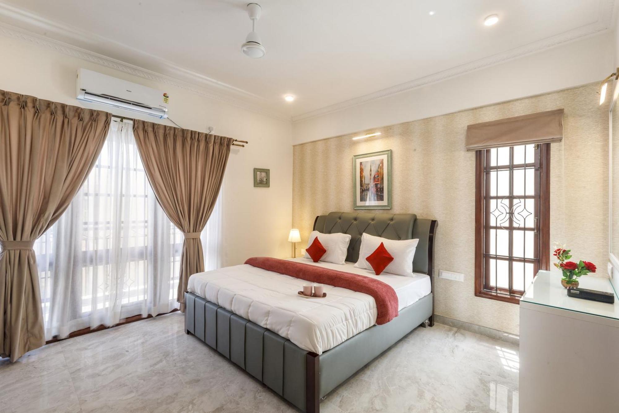 Emerlad 401 Nr Mg Road Apartment *