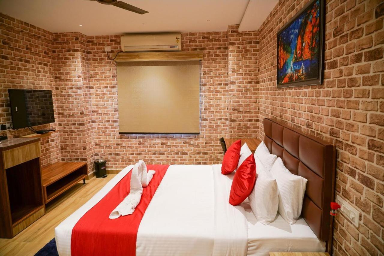 Nevesa Mahadevapura Hotel Bangalore